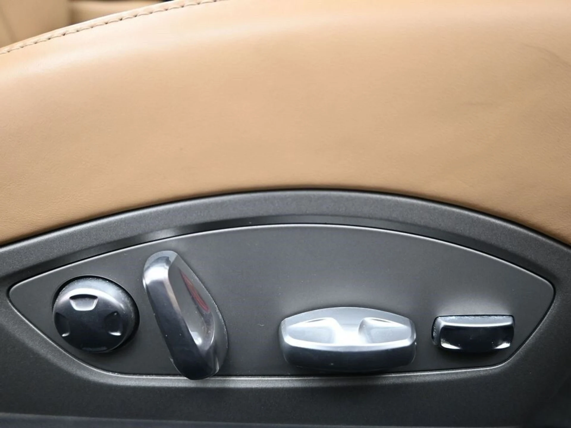 mph012_3317152922_14a6aba127eab15d26accb2f83f88077x_58eb4a7726