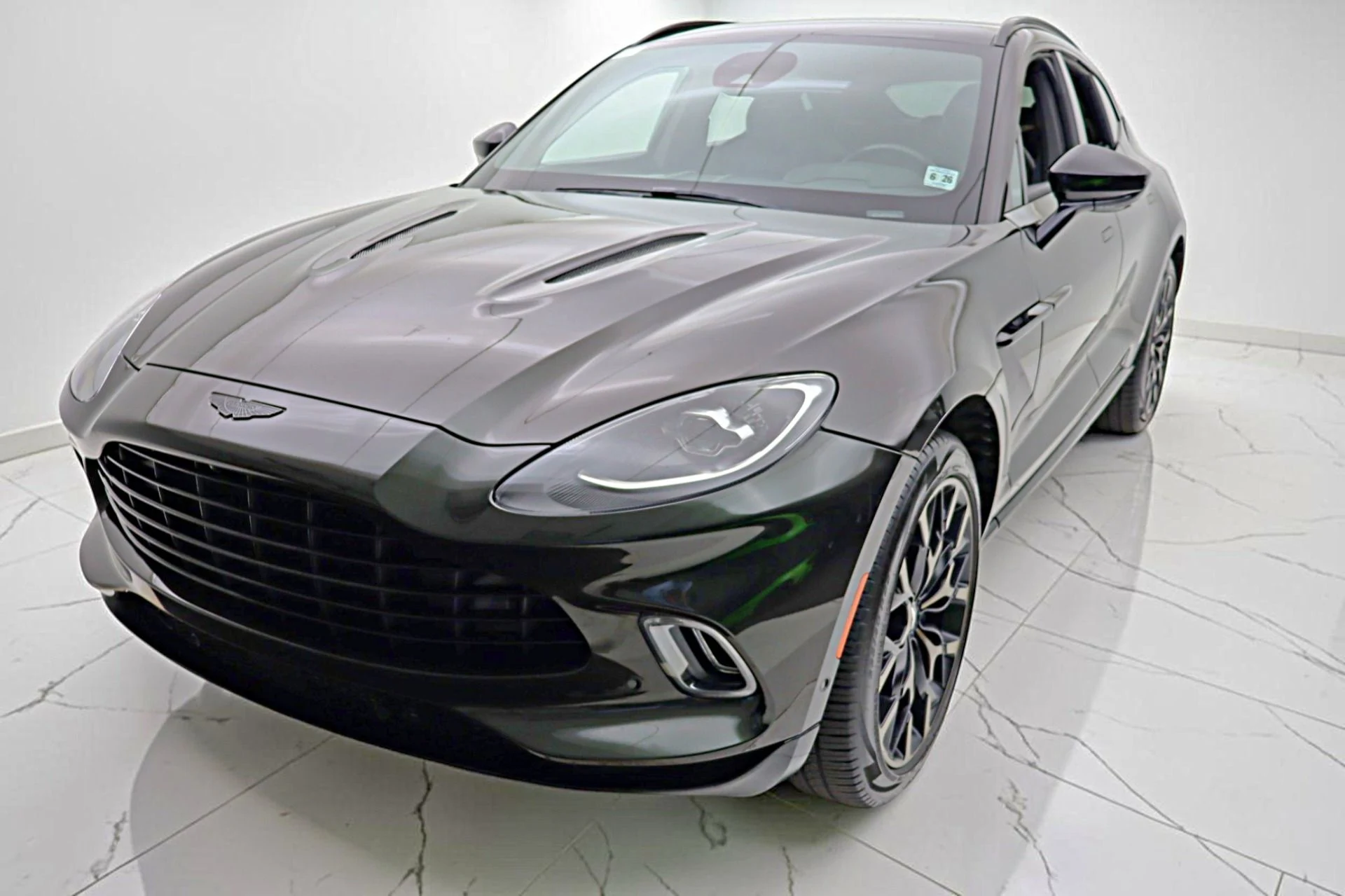 mph012_3318729192_Used_2021_Aston_Martin_DBX_9b7ae38db5
