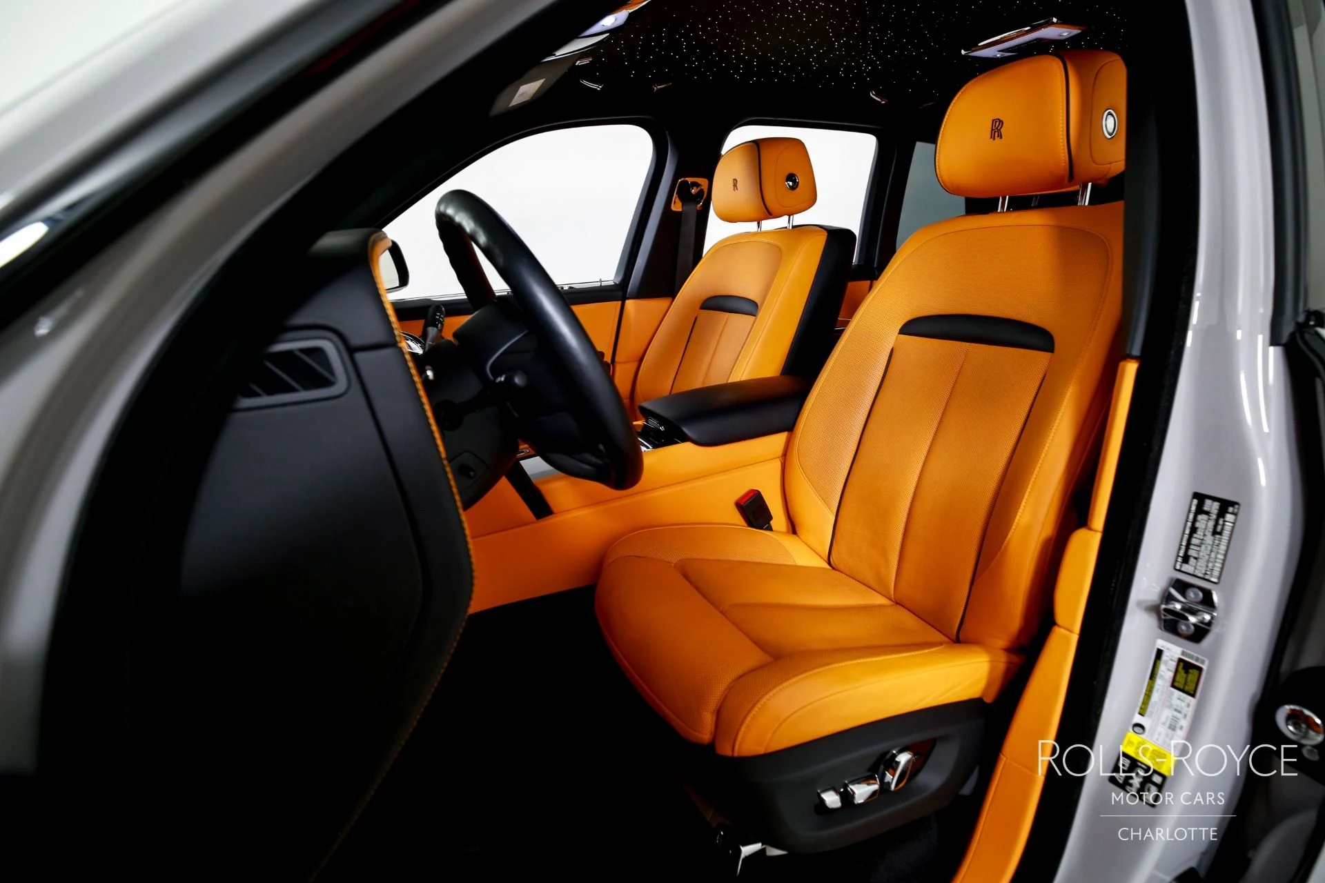 mph012_3318774000_Used_2024_Rolls_Royce_Black_Badge_Cullinan_1765396280_0271cc8e8a