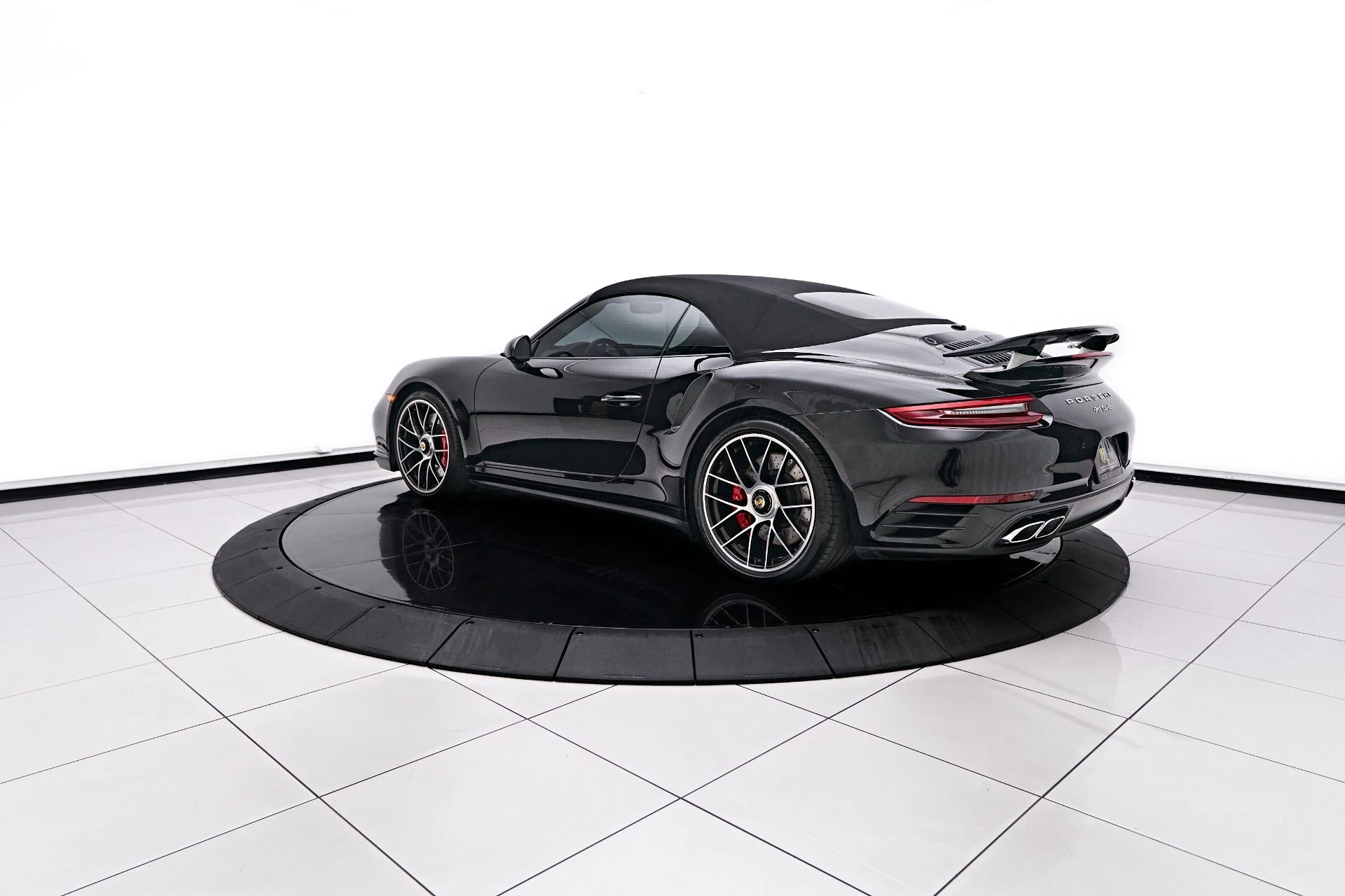 mph012_3322732701_Used_2019_Porsche_911_Turbo_1750270685_2fb438062a