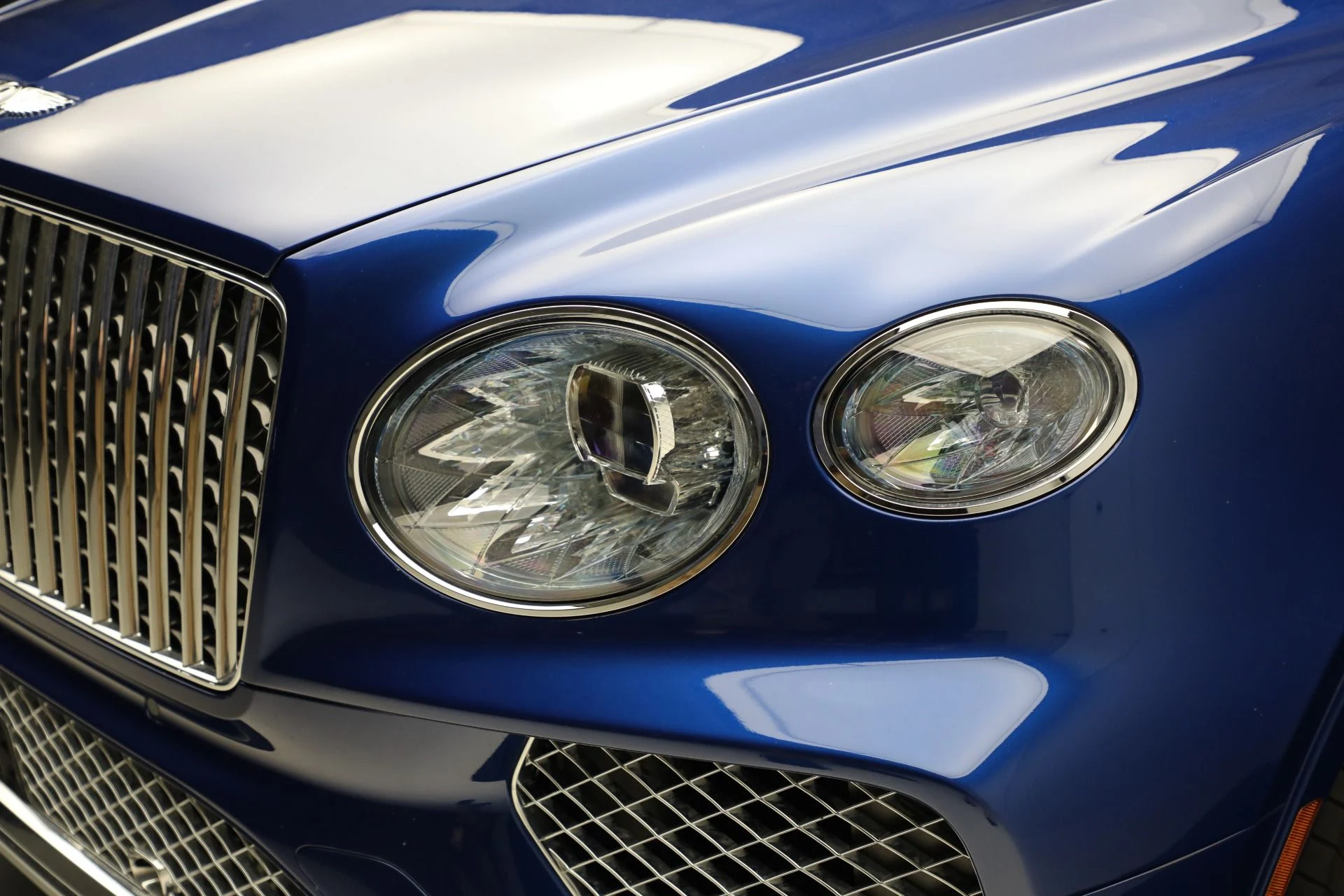 mph012_3322811622_Used_2024_Bentley_Bentayga_Azure_V8_d0746da50d