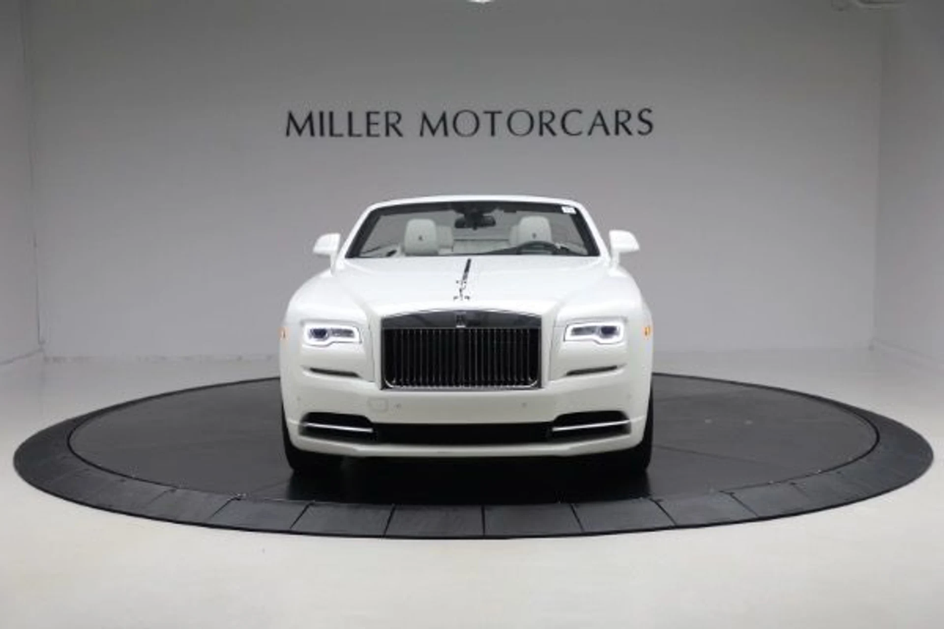 mph012_3323119876_Used_2018_Rolls_Royce_Dawn_8d2ace6f36