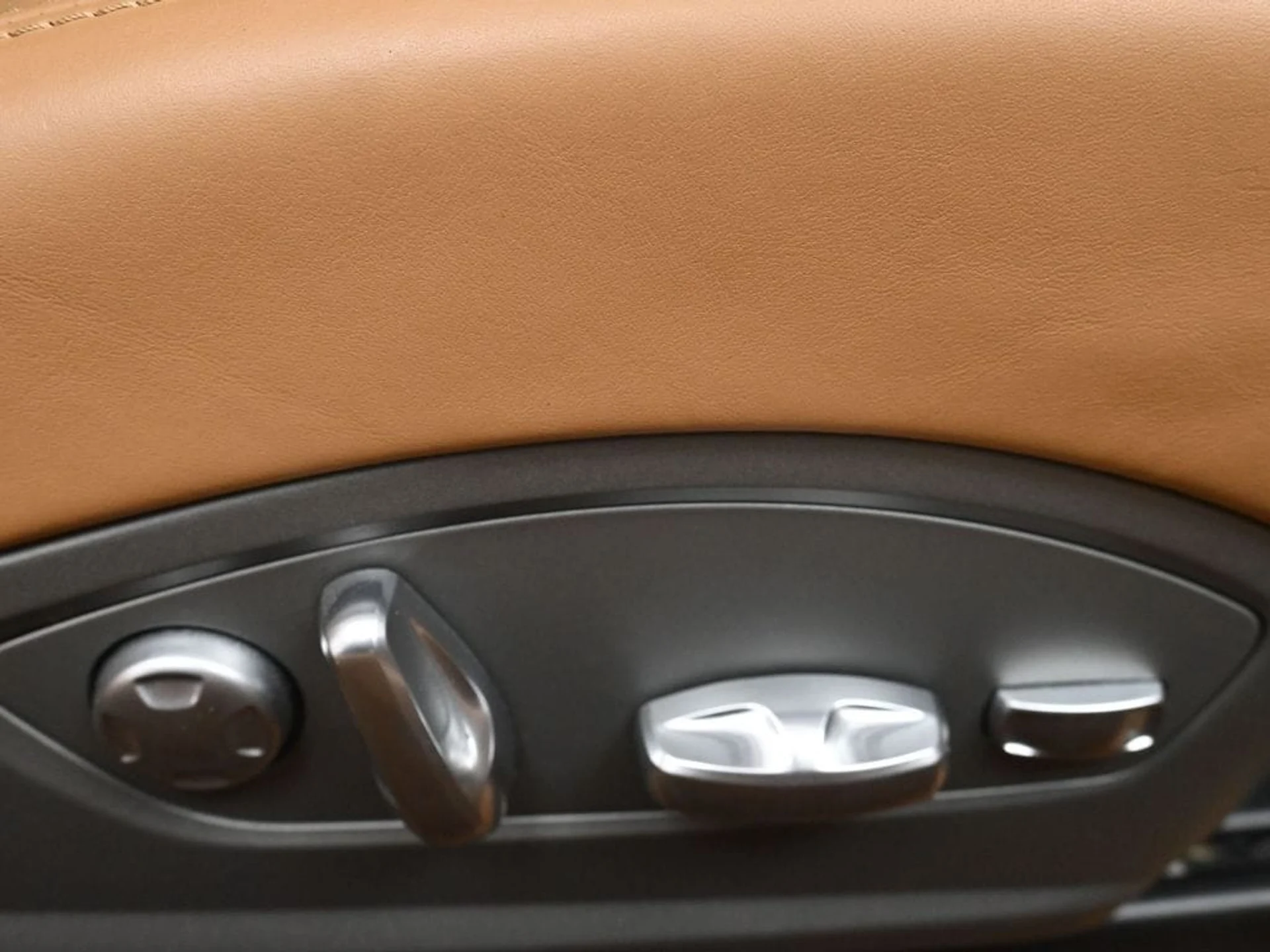 mph012_3327524339_328df68bfa844467d63c2e73c8d94879x_e06be9eff3