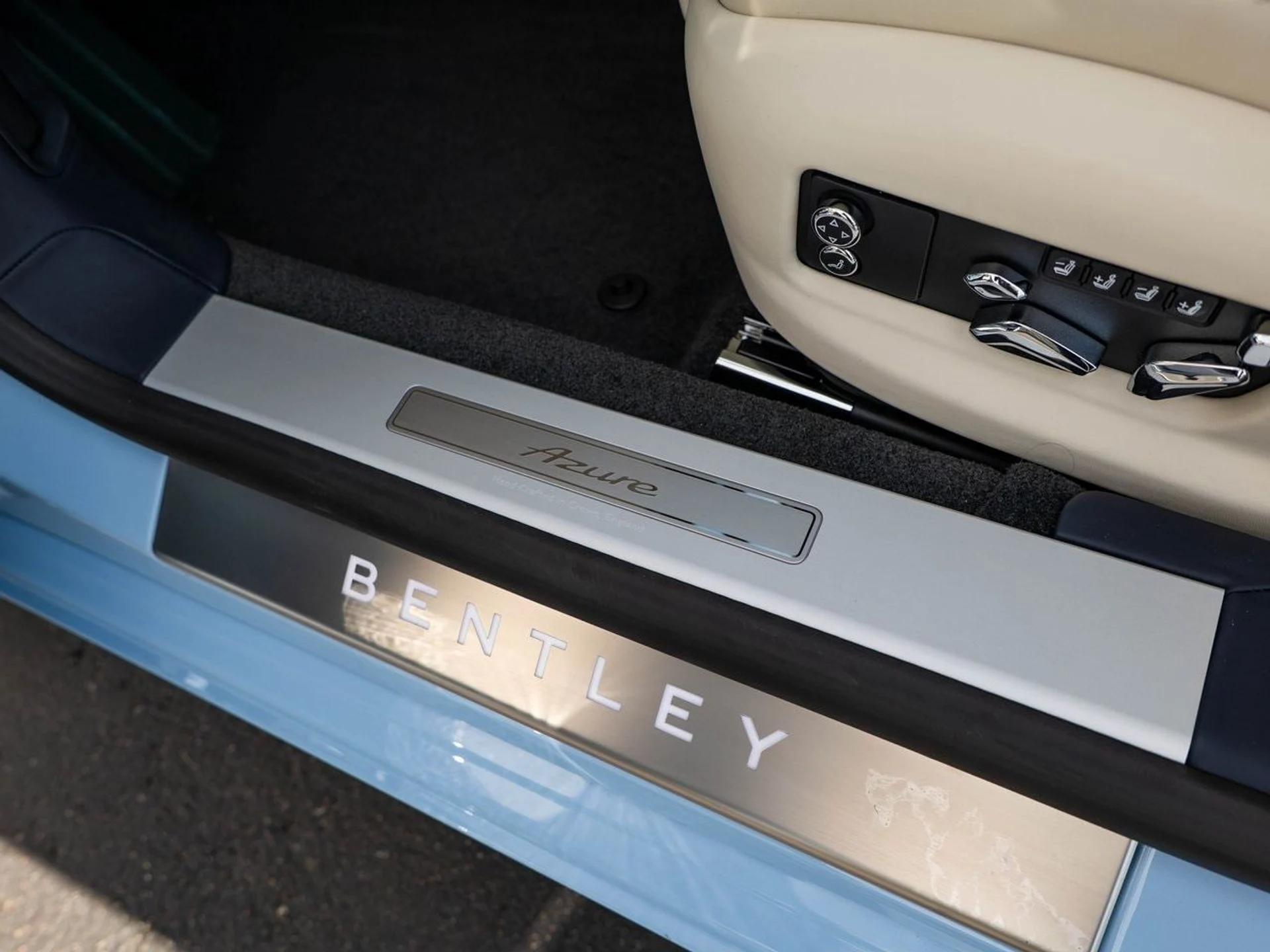 mph012_3330303596_21631441d387bd4c3ab8c1549a816cbax_c503bb60ce