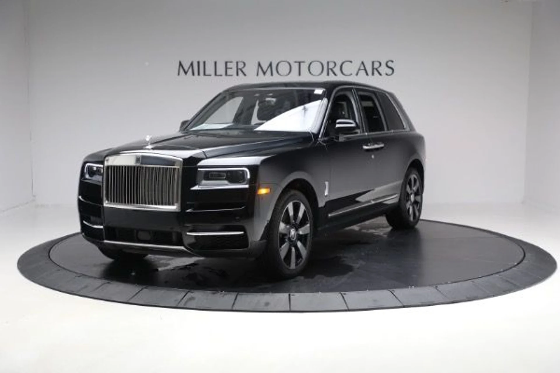 mph012_3331020127_Used_2020_Rolls_Royce_Cullinan_51b882e185