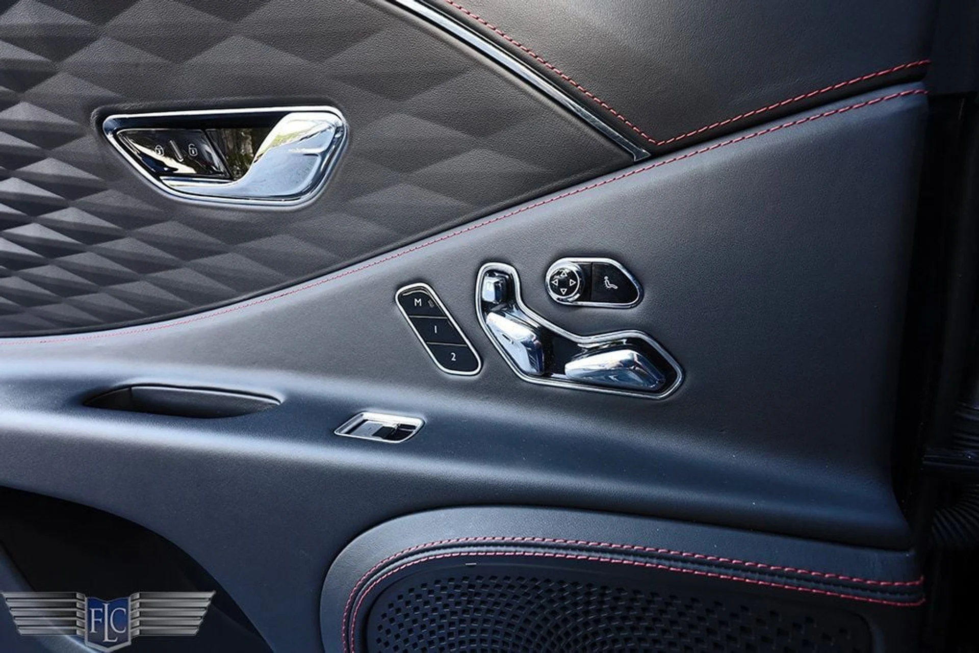 mph012_3332985971_used_2022_bentley_flying_spur_mullinerv8sedan_6305_22929315_13_1024_9f21ff932f
