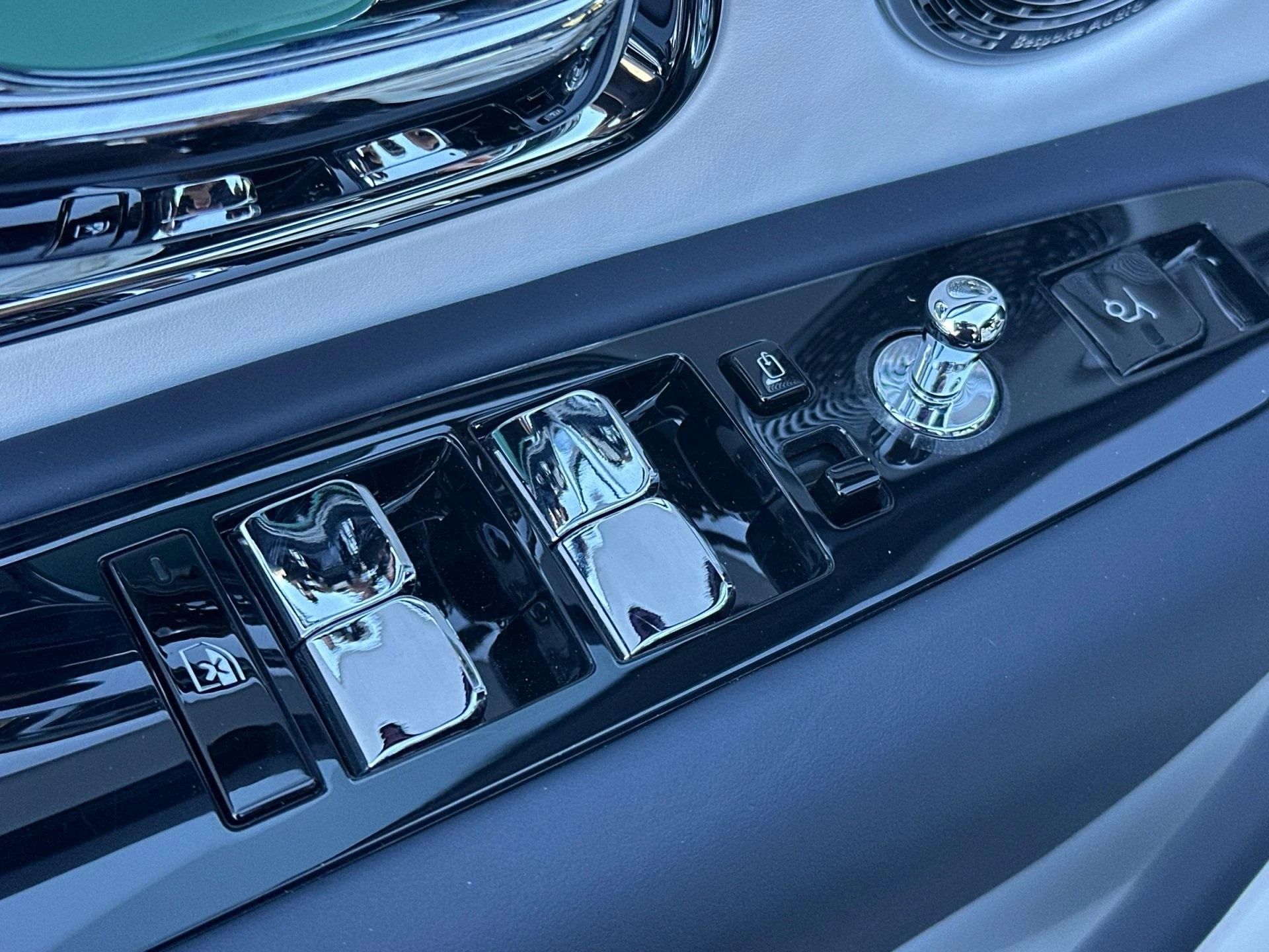 mph012_333758656_New_2025_Rolls_Royce_Cullinan_1761746926_6315e2dee3