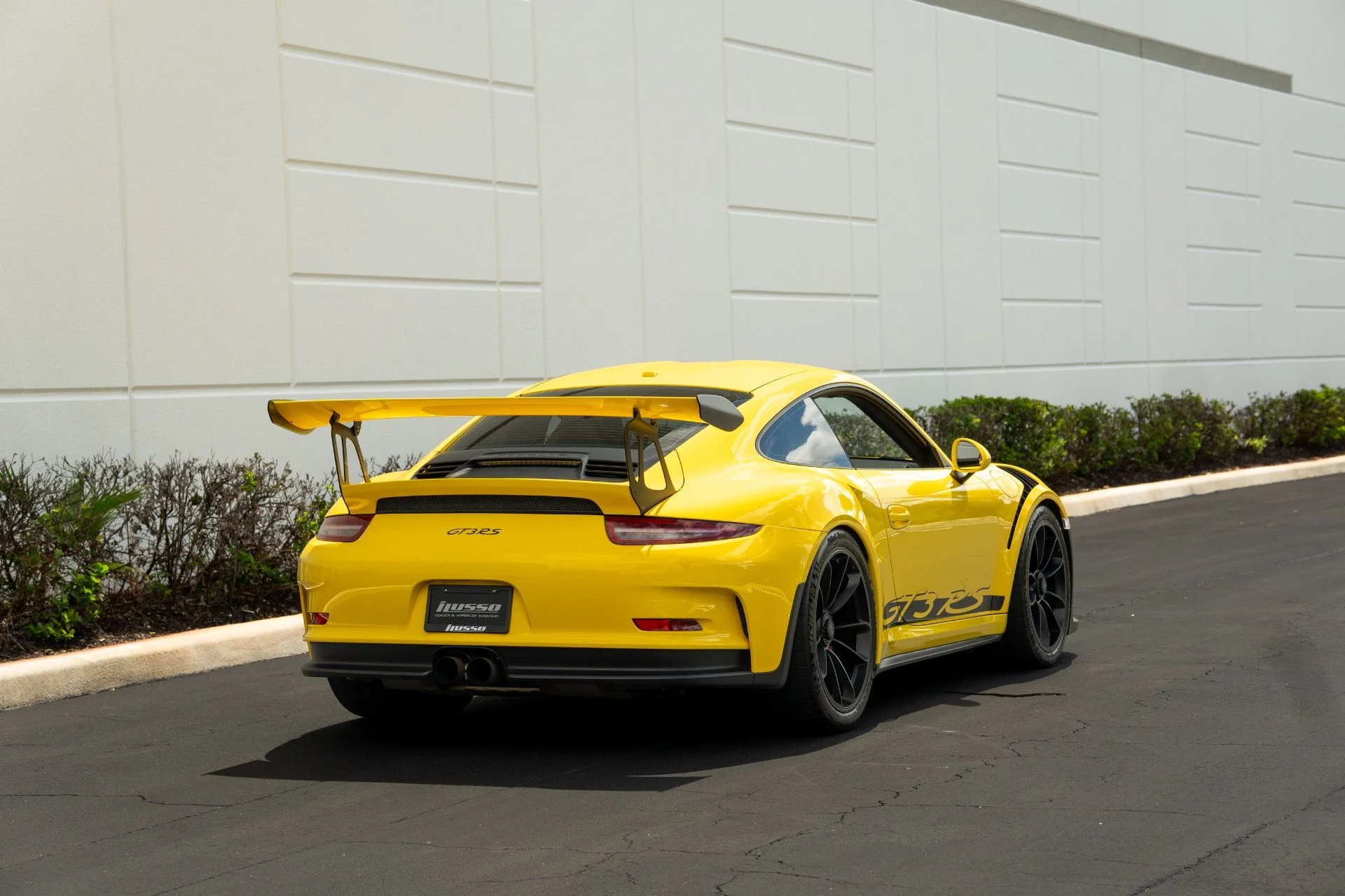 mph012_3338575145_Used_2016_Porsche_911_GT_3_RS_1759258401_c1ba885b10