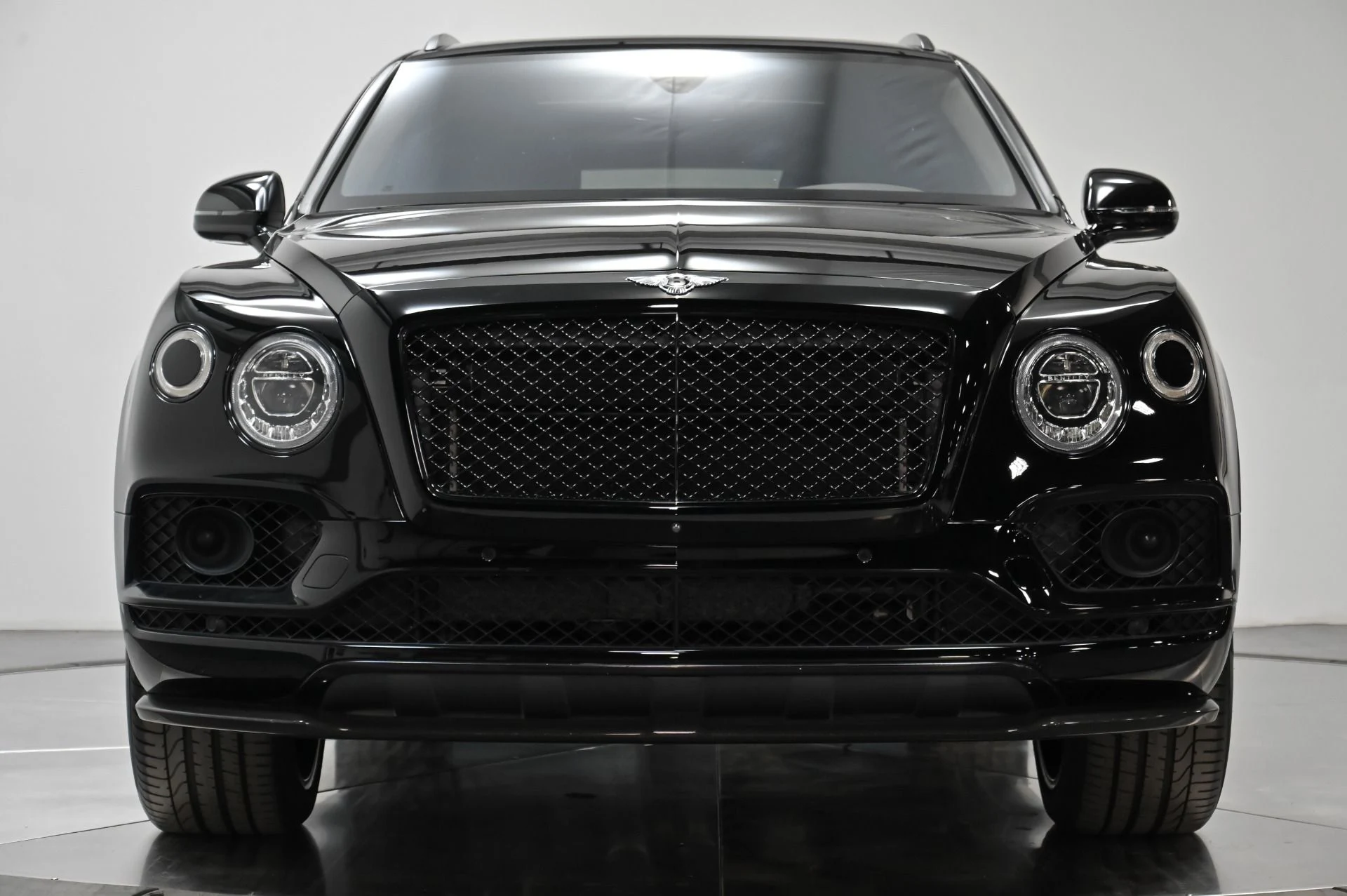 mph012_333886988_Used_2018_Bentley_Bentayga_W12_1759788100_f9aecda40c