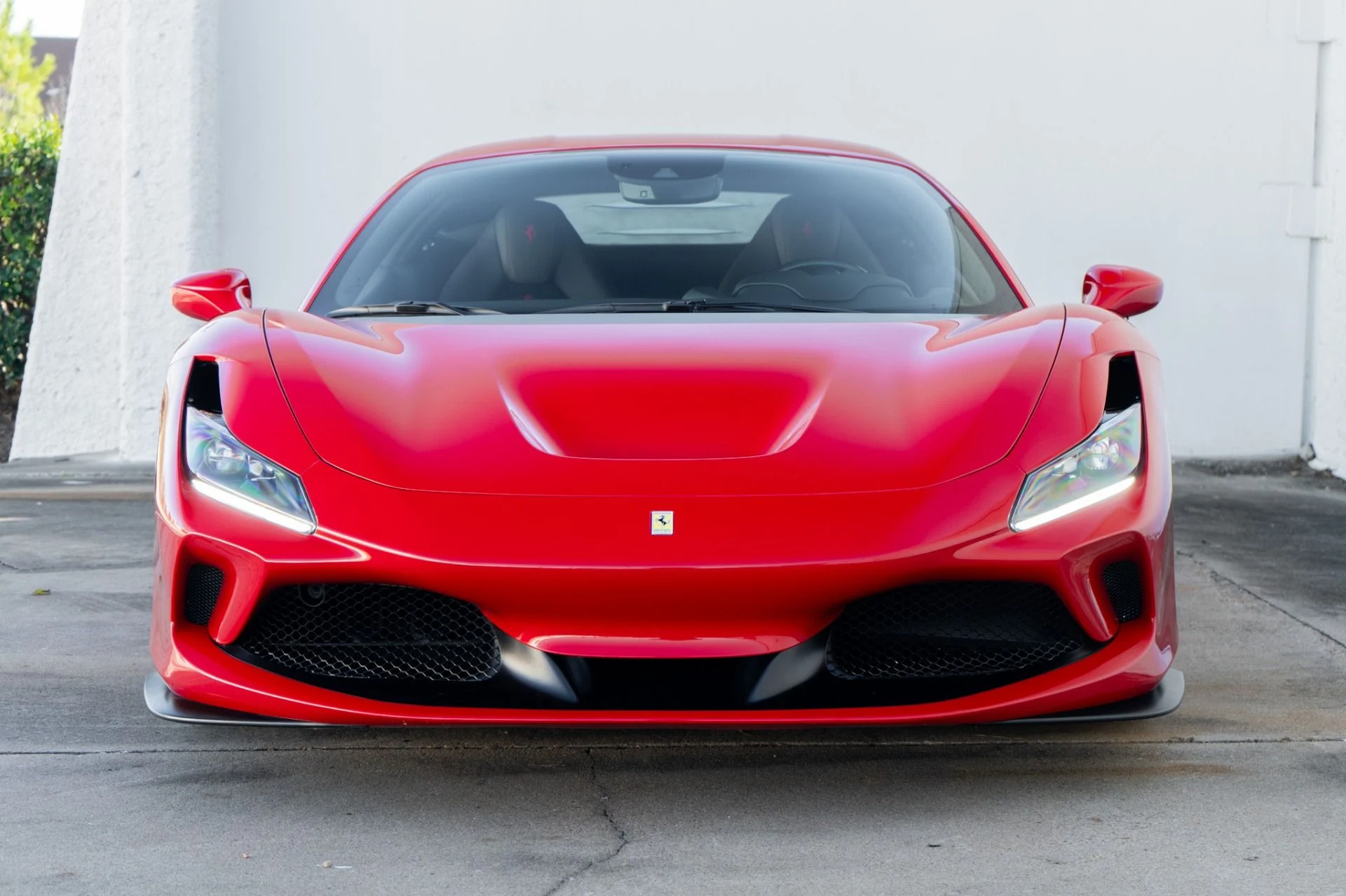 mph012_3340060219_Used_2022_Ferrari_F8_Tributo_1773444100_501a36f705