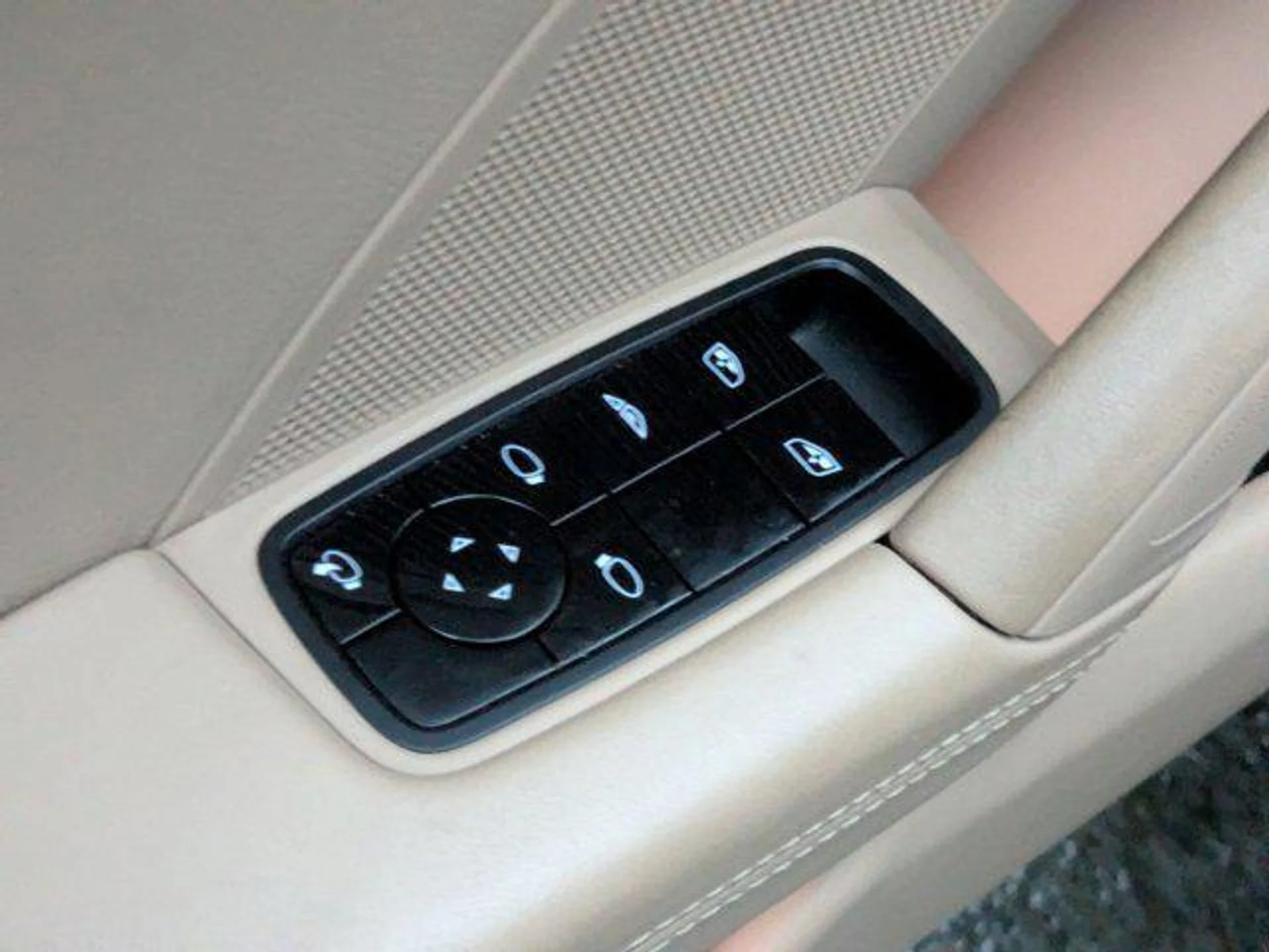 mph012_334373425_xcy_Ly_Pda_DDB_Yc_M_Qt_LE_Vc9_Sd_M_b596983e02