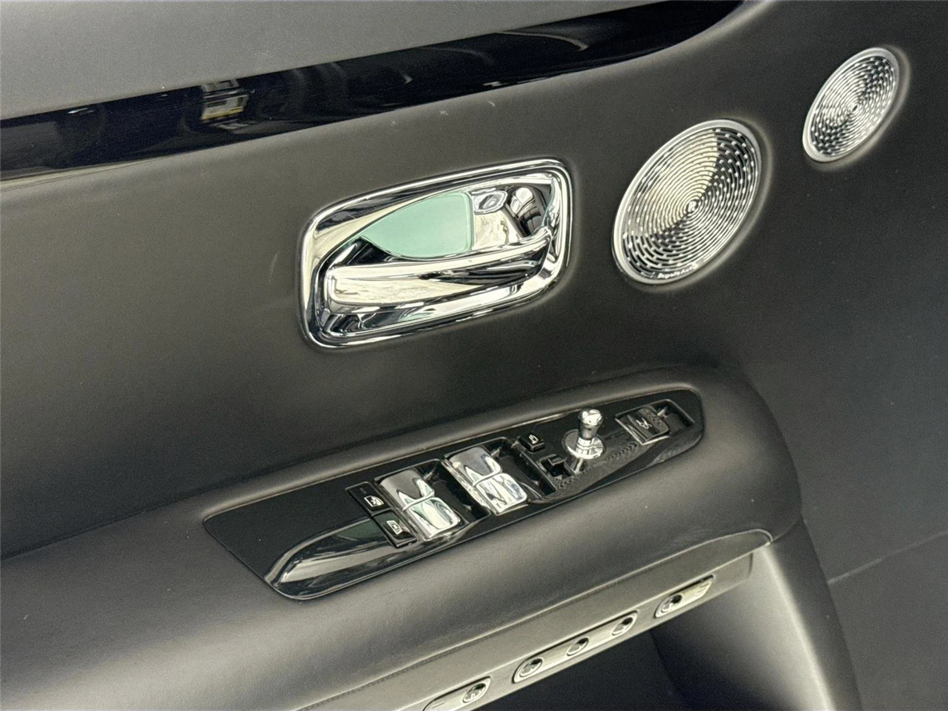 mph012_3343748977_6763bbd5469cfab49f7f669c3b711110_e04d0c275f