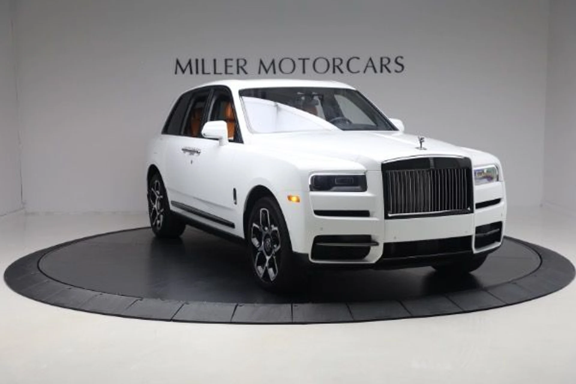 mph012_3345264464_Used_2022_Rolls_Royce_Black_Badge_Cullinan_5faf9353d5
