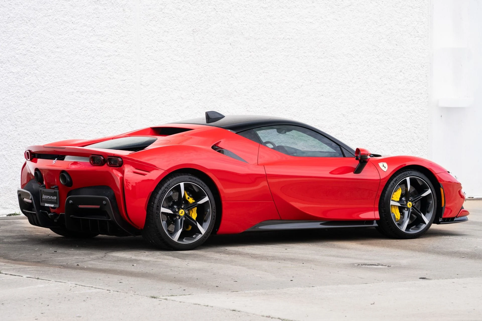 mph012_3345498423_Used_2023_Ferrari_SF_90_Stradale_1753986434_2fb4c50528