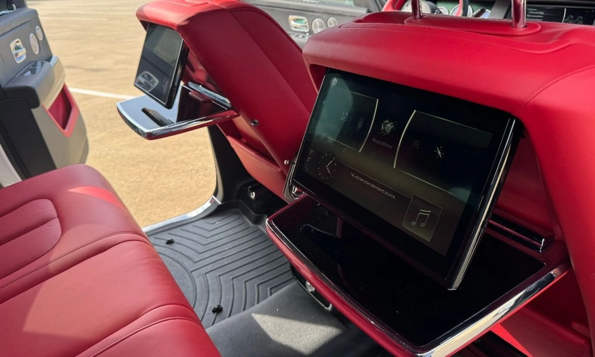 mph012_3345931158_New_2024_Rolls_Royce_Cullinan_1762902486_327f3cd2dc