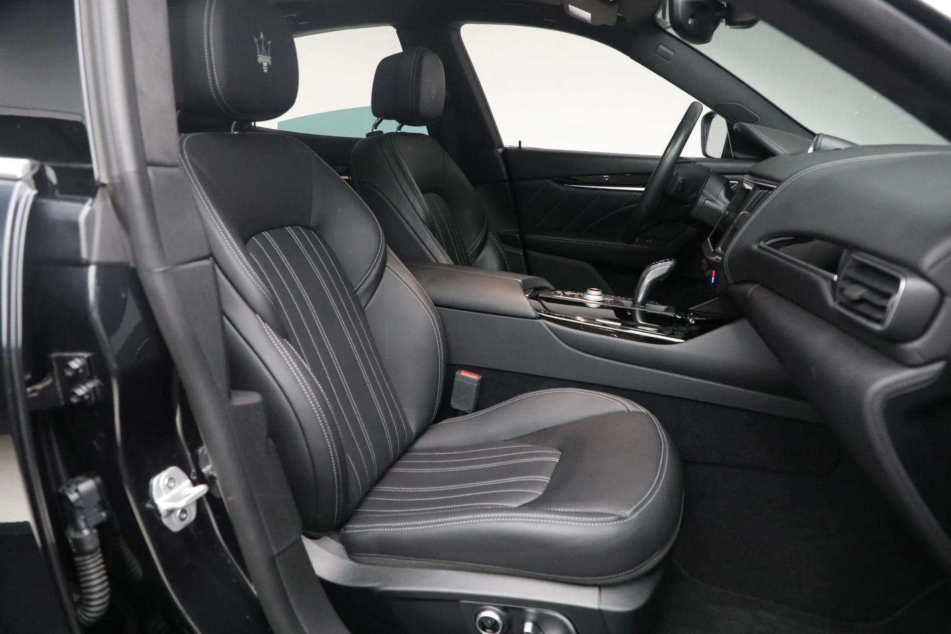 mph012_334719928_Used_2022_Maserati_Levante_GT_1762792988_54802fced0