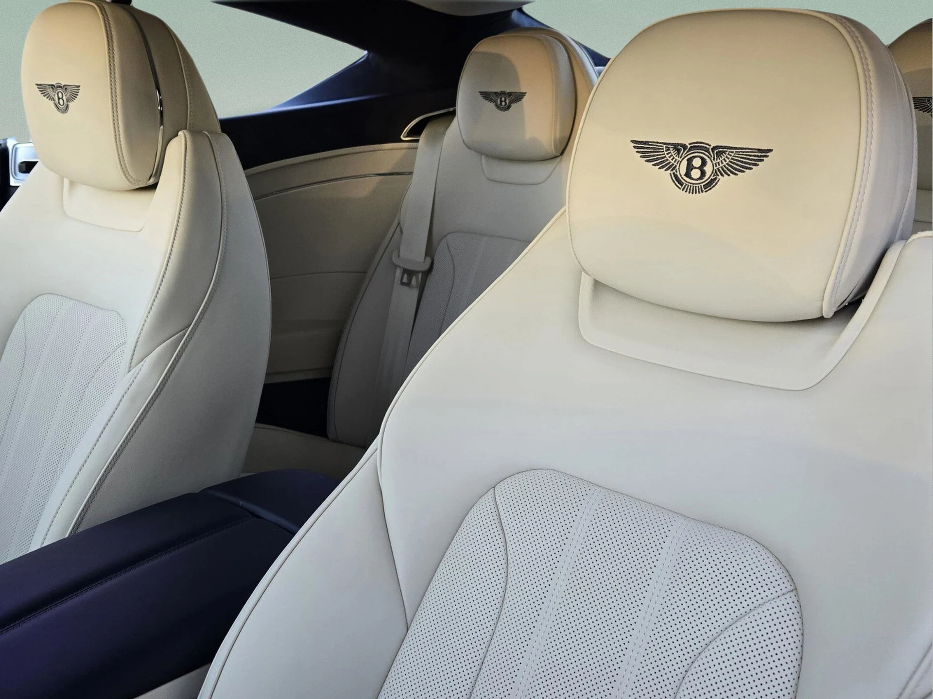 mph012_334980257_5efa62a60893798917ea3aa00a28dd07x_c024bd65a6