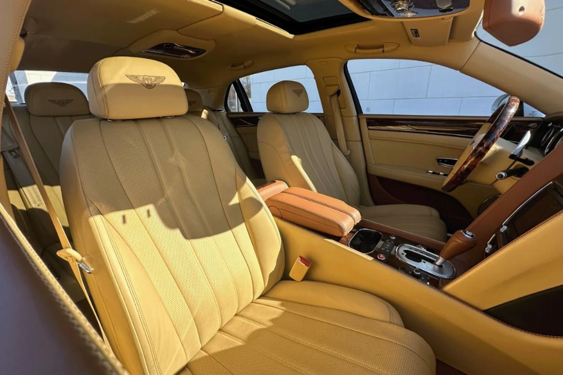 mph012_3352256611_Used_2014_Bentley_Flying_Spur_1773932155_dad894e4f2
