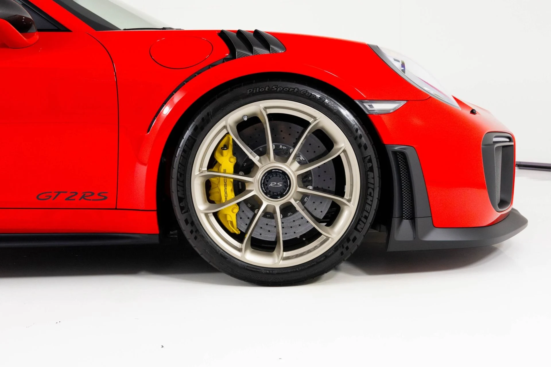 mph012_3357269126_Used_2019_Porsche_911_GT_2_RS_1761868466_5c8b7fec48