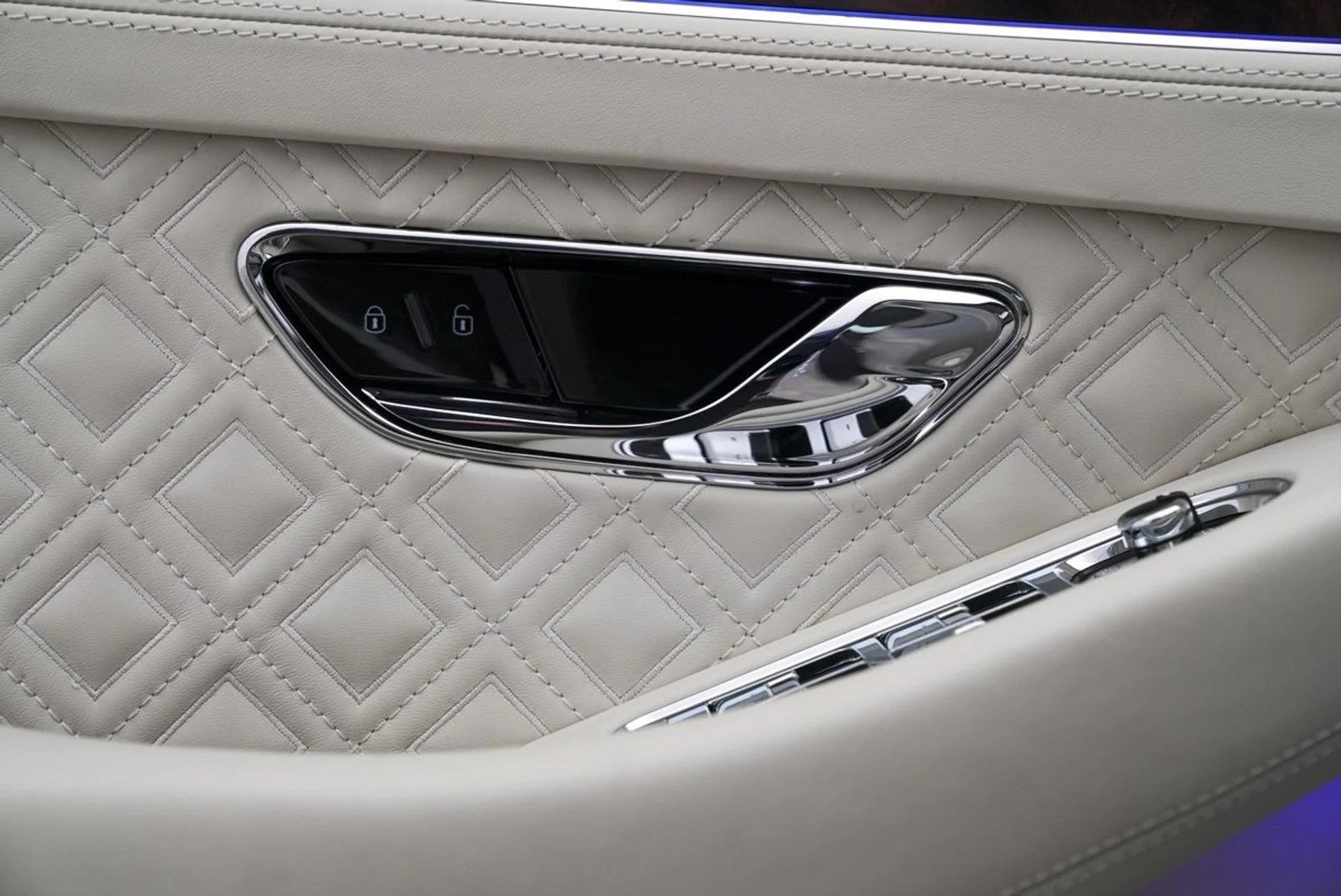 mph012_3358238871_7dsxsldbweeor08lhw6qianbkx1c_1388b000c4