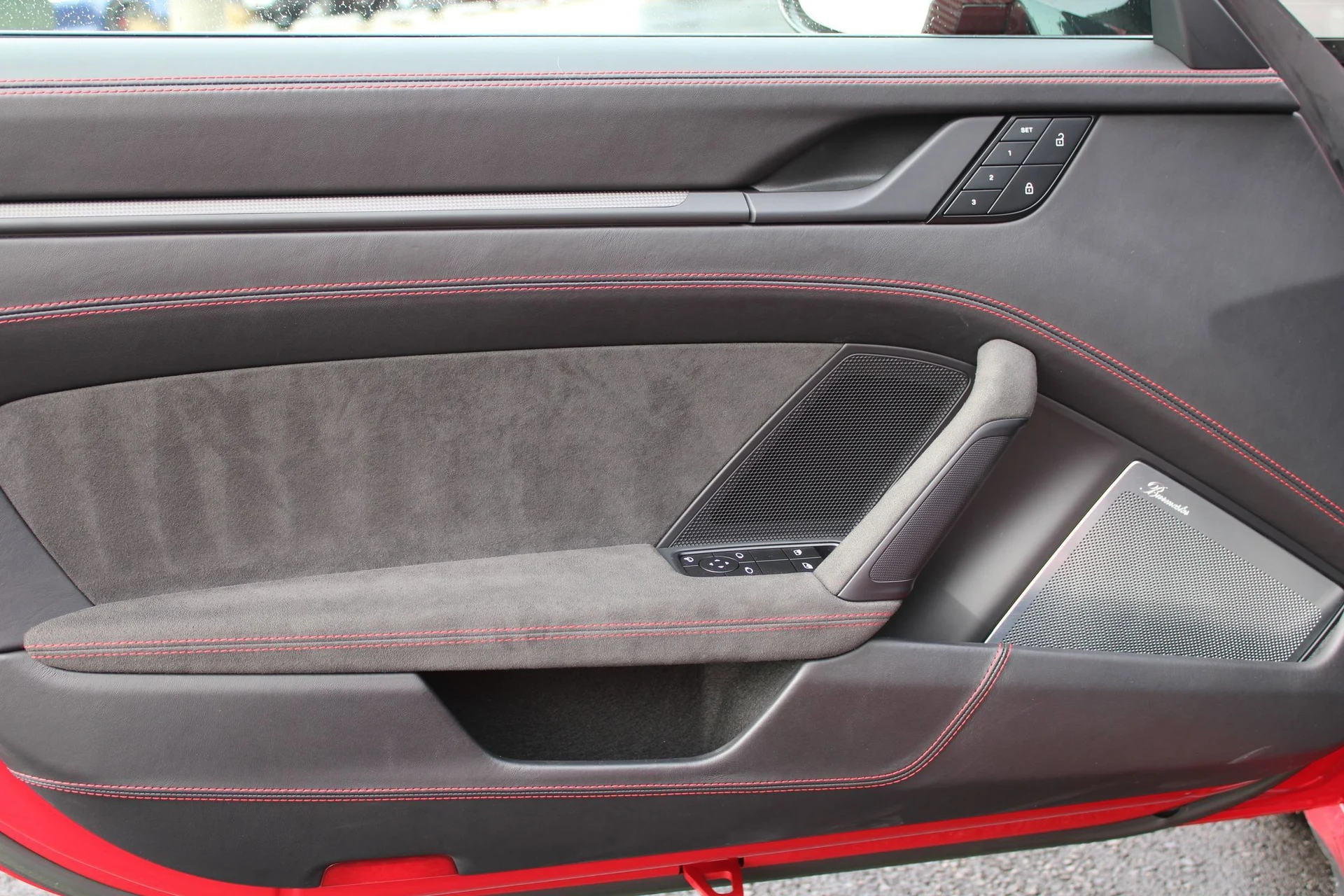 mph012_3358856984_66da7f22199bbbf80169fade7b8fb044_2a9f080dab