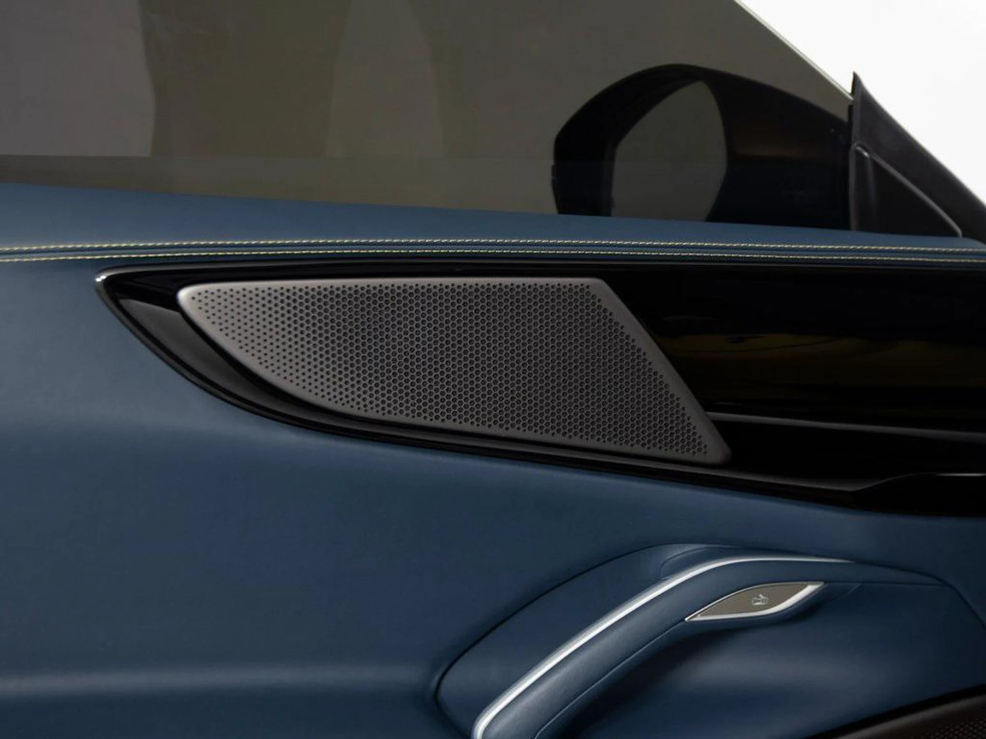 mph012_3360375561_v_Lpfi_L2_OD_5lrgf8_F0pp8_I6_t9g_Q_4c76e7cee0