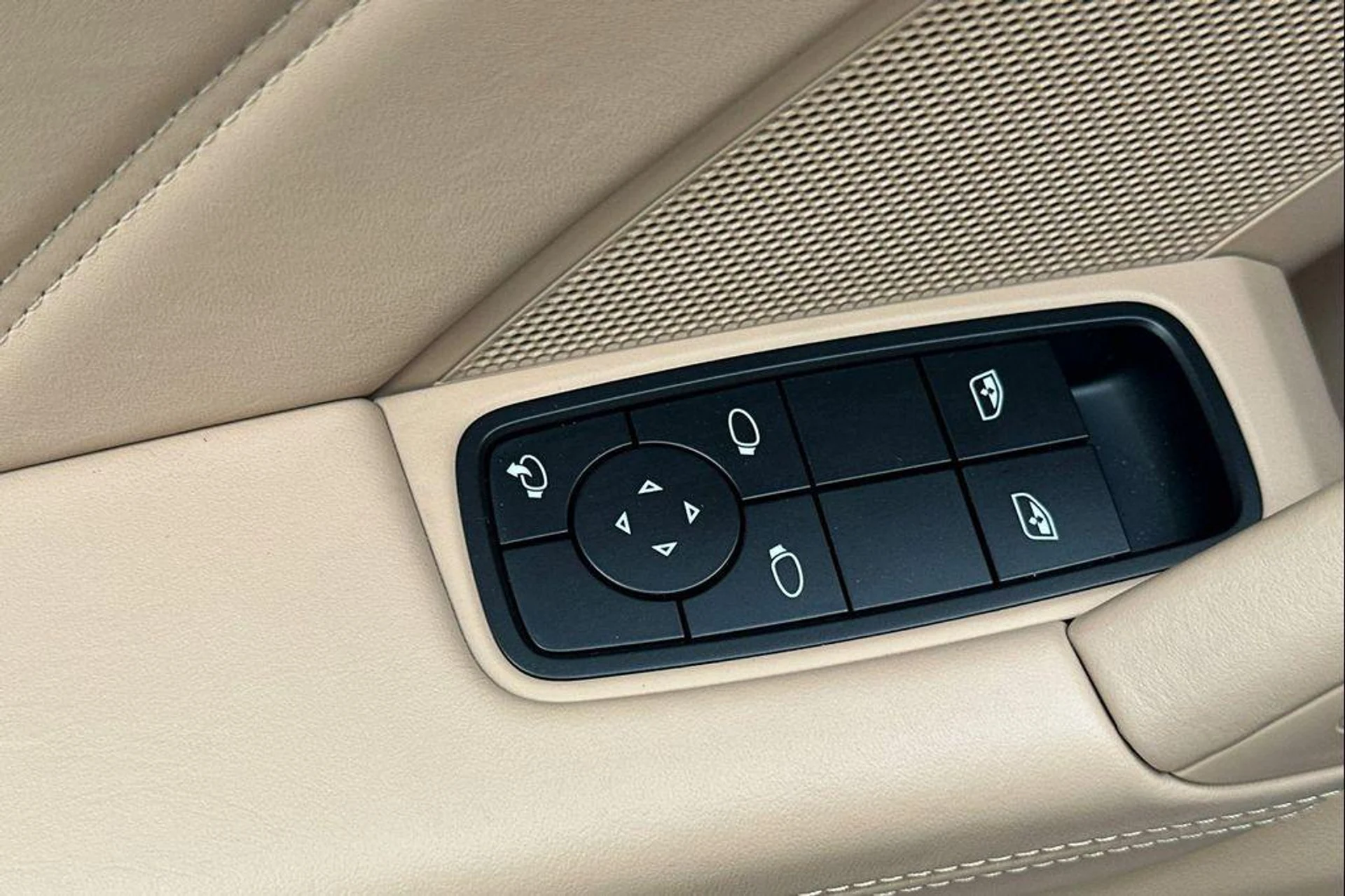 mph012_3361815205_UM_k_G_Tr3aik_Kl0_Mvzo_GL_Hc_YU_4_HQ_47bdeedad9