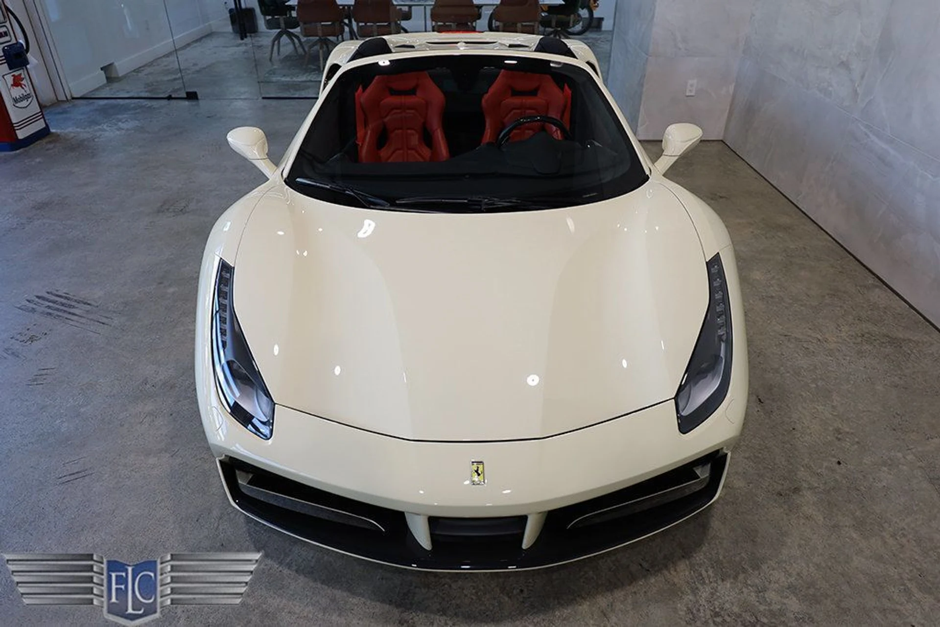 mph012_3364356969_used_2018_ferrari_488_spider_convertible_9689_22993121_13_1024_f473393be1