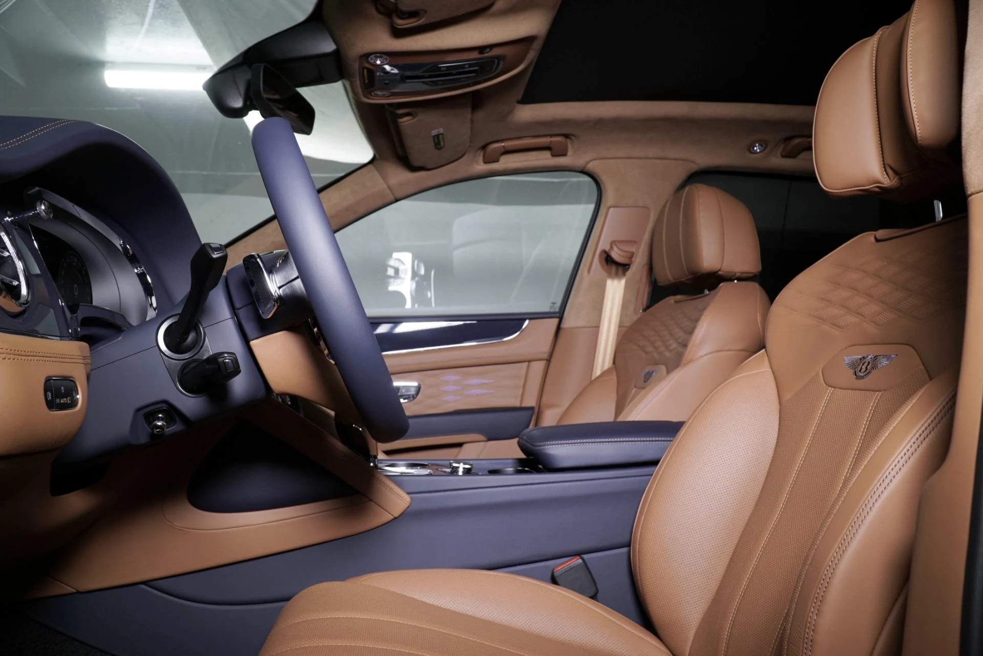 mph012_3365543066_New_2025_Bentley_Bentayga_Azure_1765905550_1ee4bab3ef