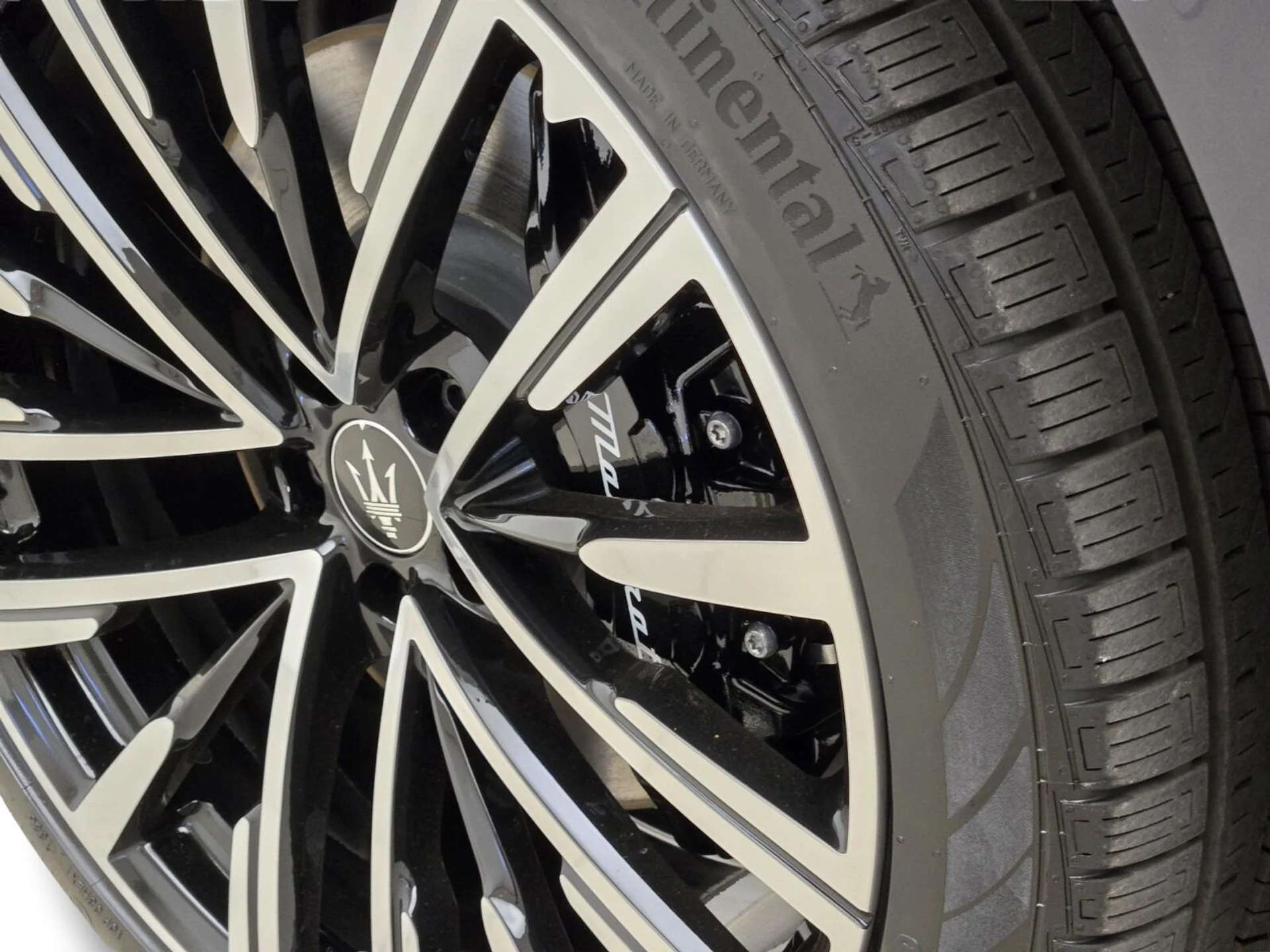 mph012_3367477458_New_2025_Maserati_Grecale_Modena_1771050093_85b59bc290