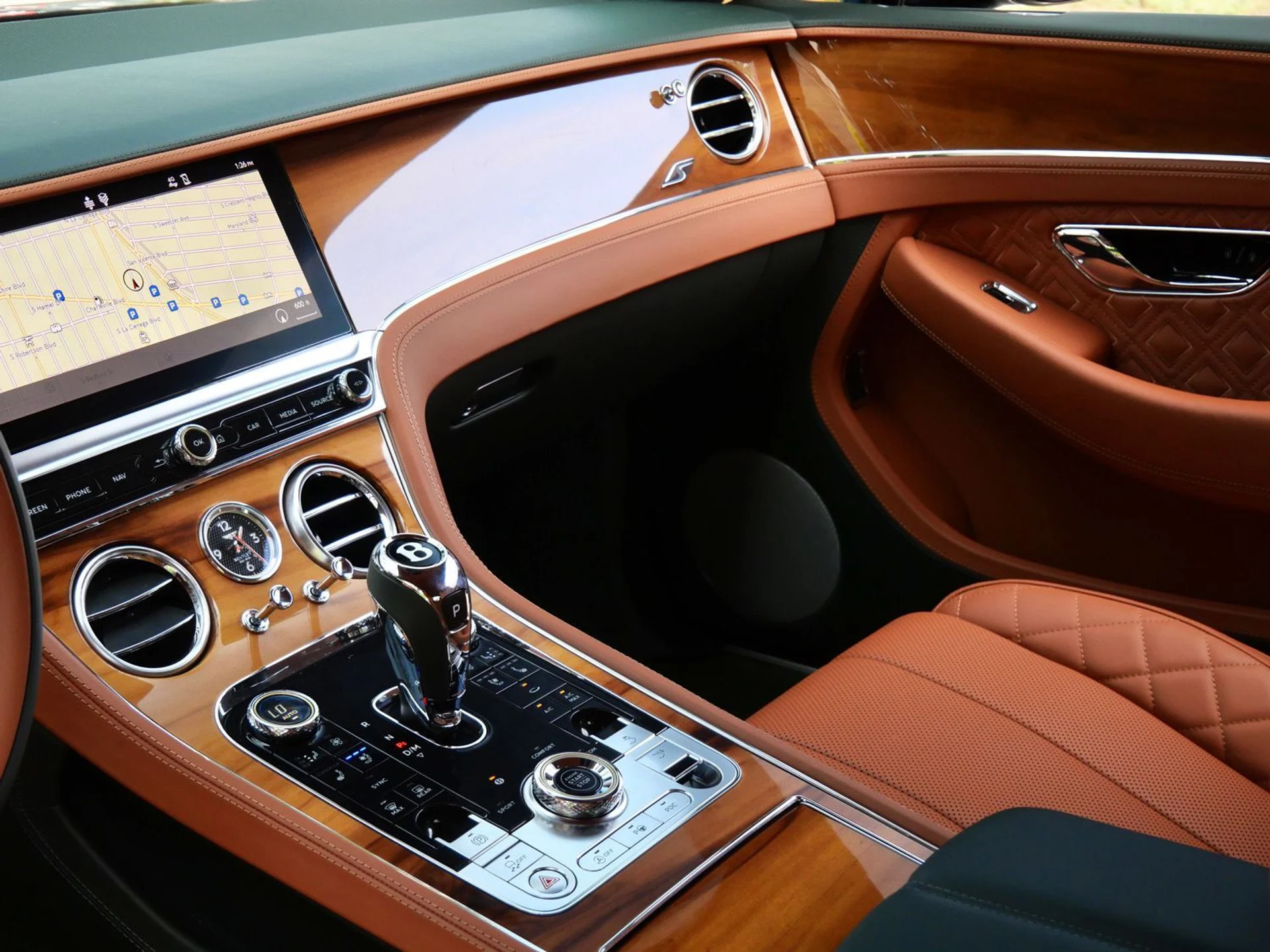 mph012_3370331657_051b0d415347016279332839aaec87f8x_08395286c2