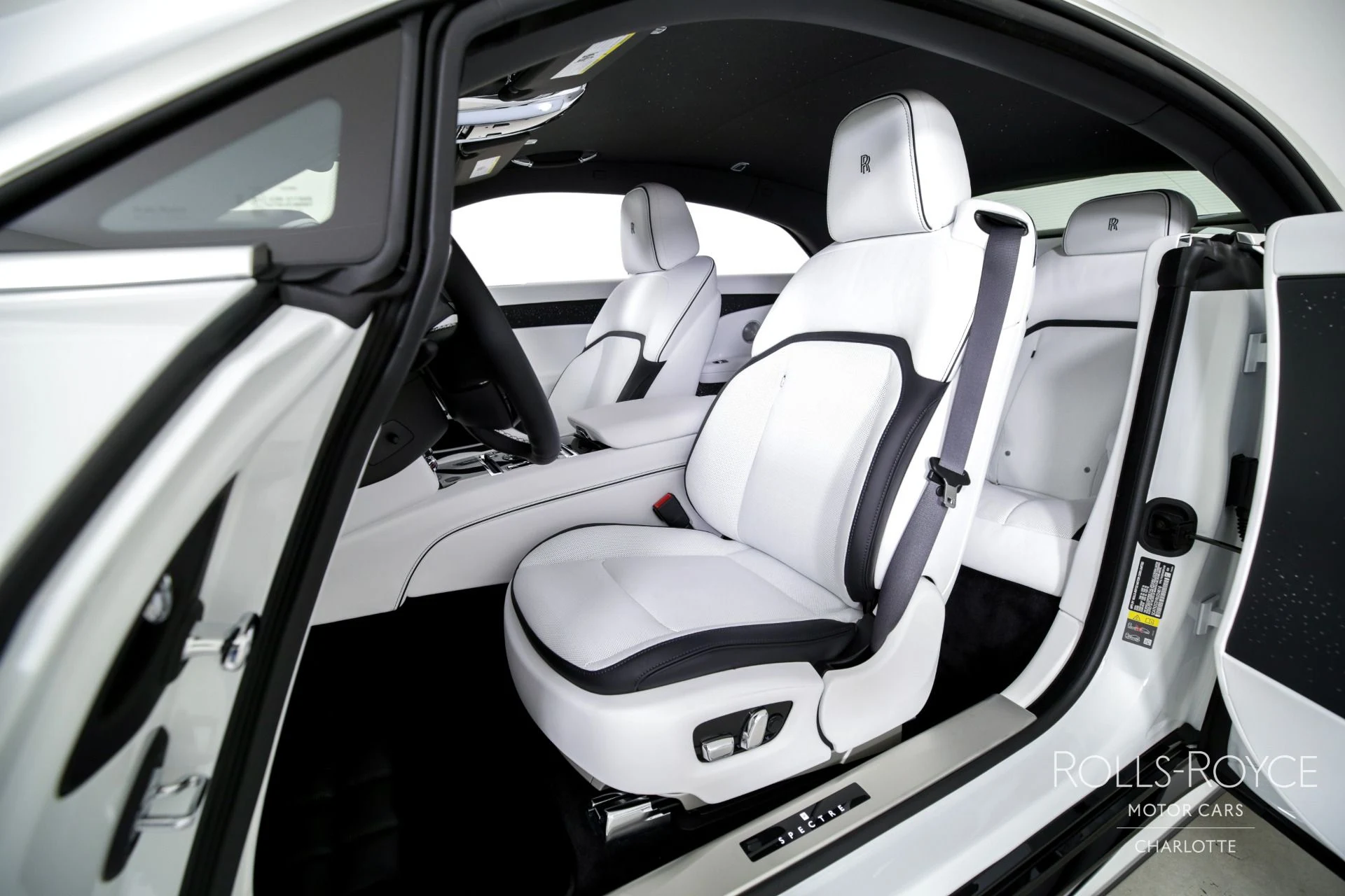 mph012_3373172006_Used_2024_Rolls_Royce_Spectre_1712872063_0a04e9ec13