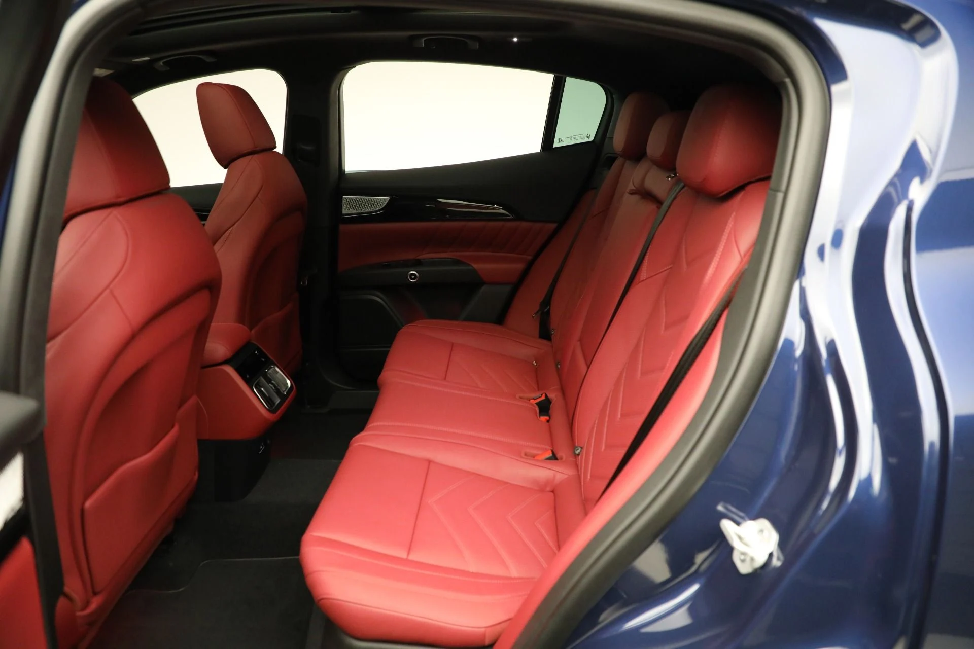 mph012_337894823_New_2025_Maserati_Grecale_Modena_c3e5e1b1a4