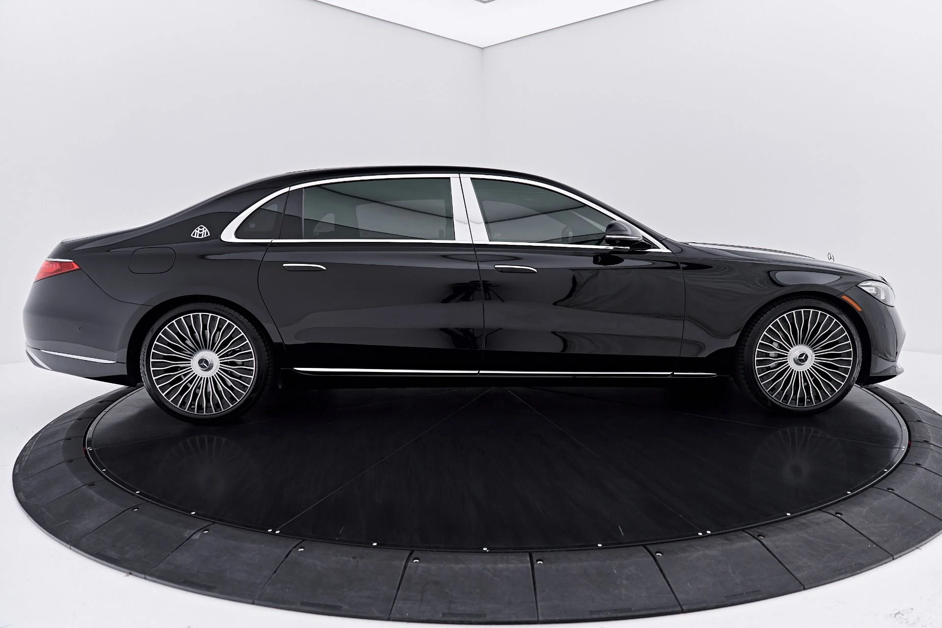 mph012_3385069430_Used_2022_Mercedes_Benz_S_Class_Maybach_S_580_1788570640_f5c7f7e7d8