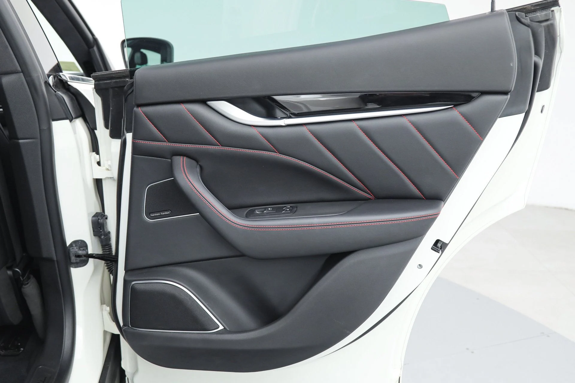 mph012_3386298511_c66c35a3e08822e44db10c6a71649a20_3dc3546b68