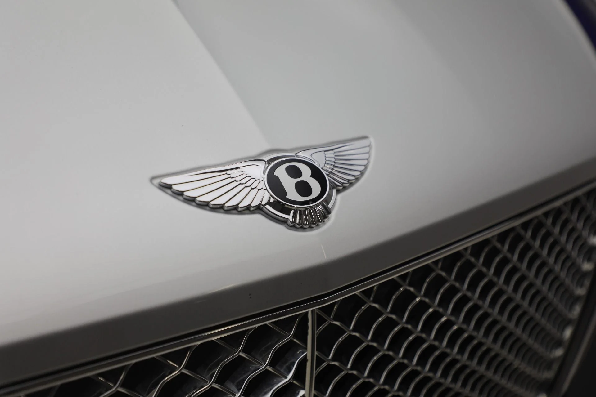 mph012_338676192_Used_2022_Bentley_Bentayga_V8_1780928729_82f5ce32d0