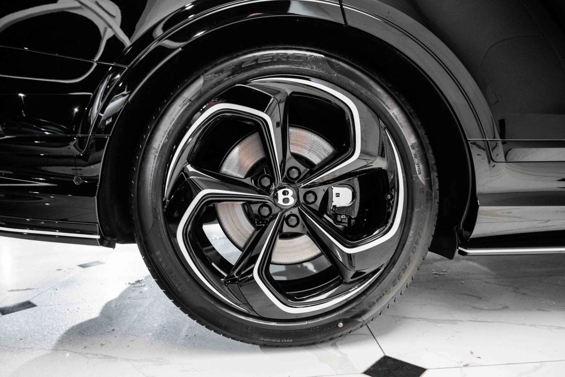 mph012_3392620854_Used_2024_Bentley_Bentayga_S_V8_1721581945_efaf5d6900