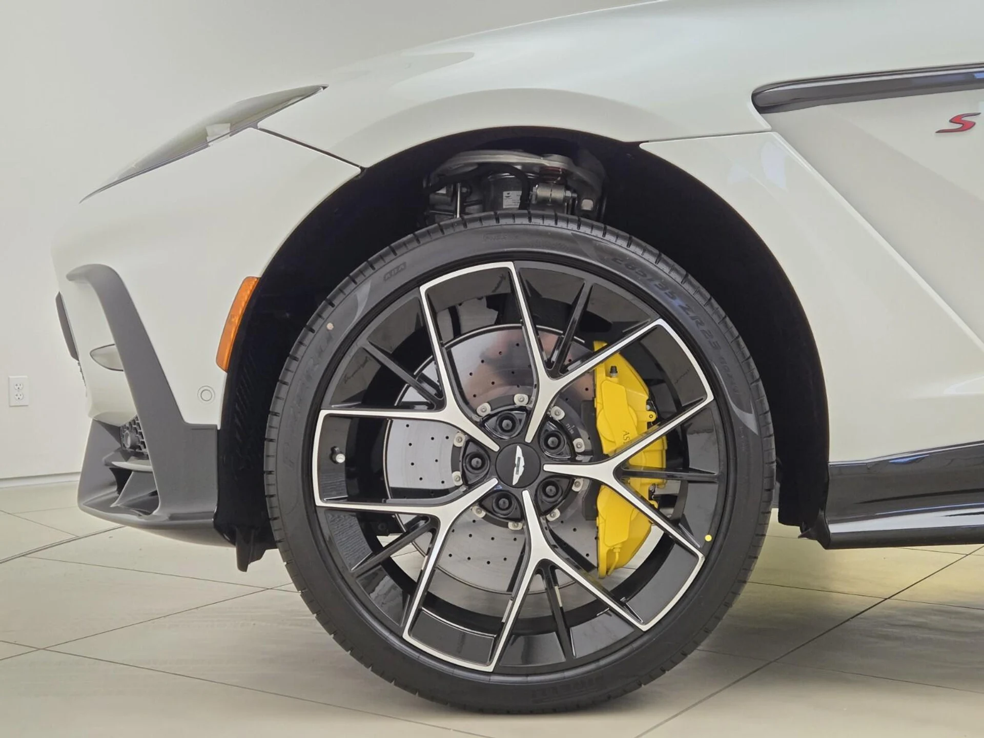 mph012_3400881275_New_2026_Aston_Martin_DBX_S_1783747084_826f9a0862