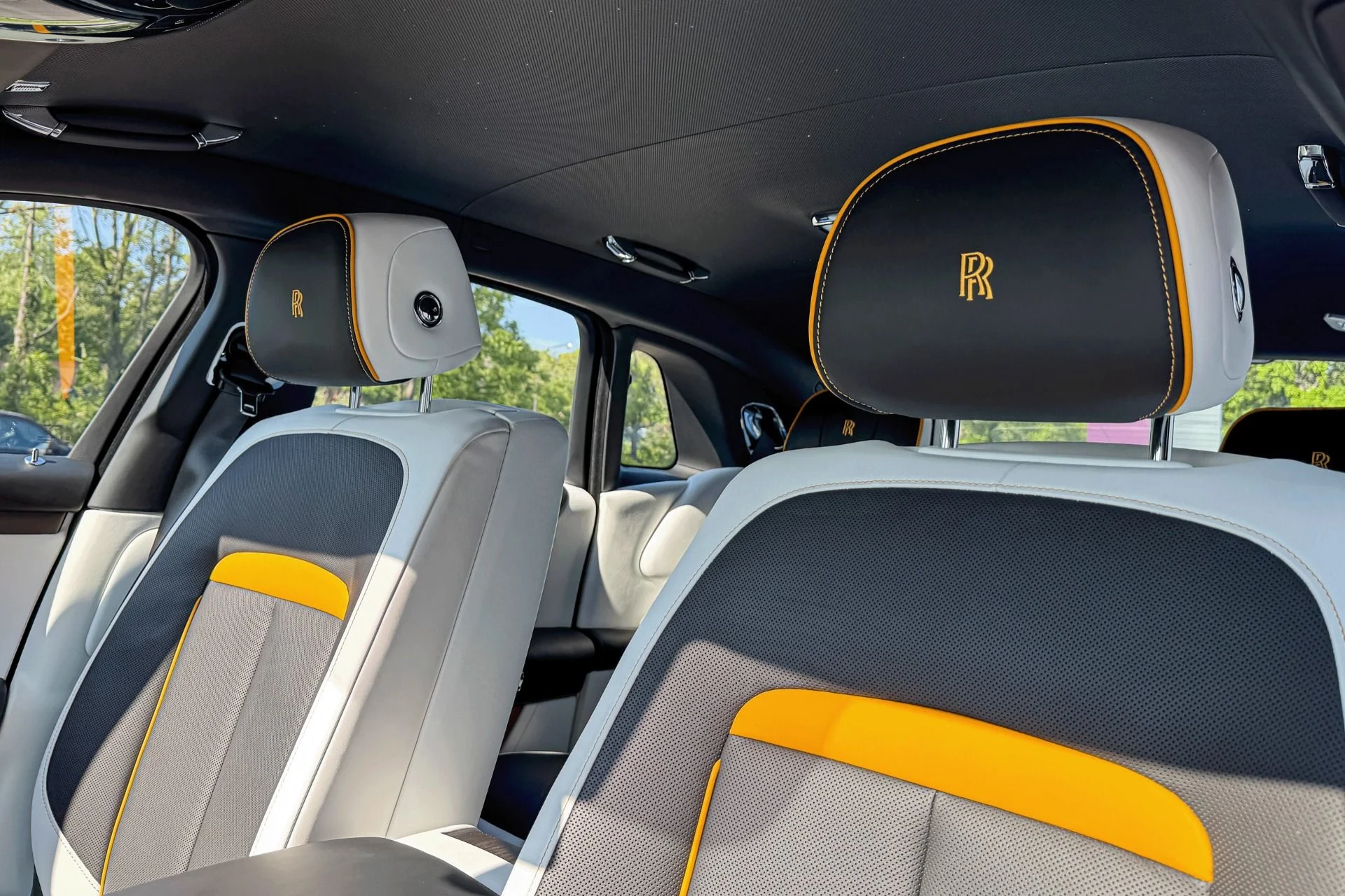 mph012_340514348_Used_2021_Rolls_Royce_Ghost_1755072404_03357dae77