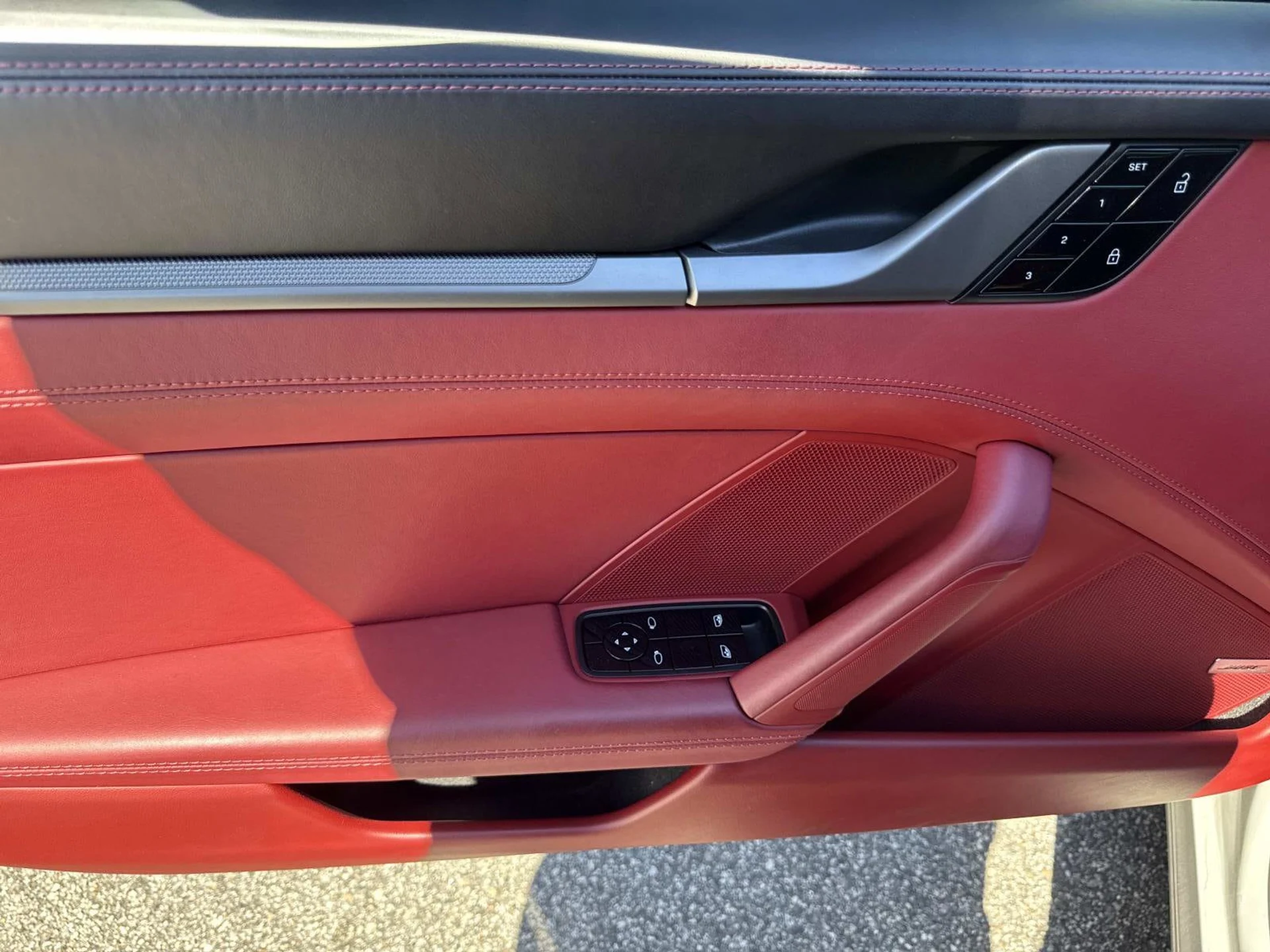 mph012_3406140874_ca05eb7004a12568f3efd9eb26fc4bf5x_46e38e919e