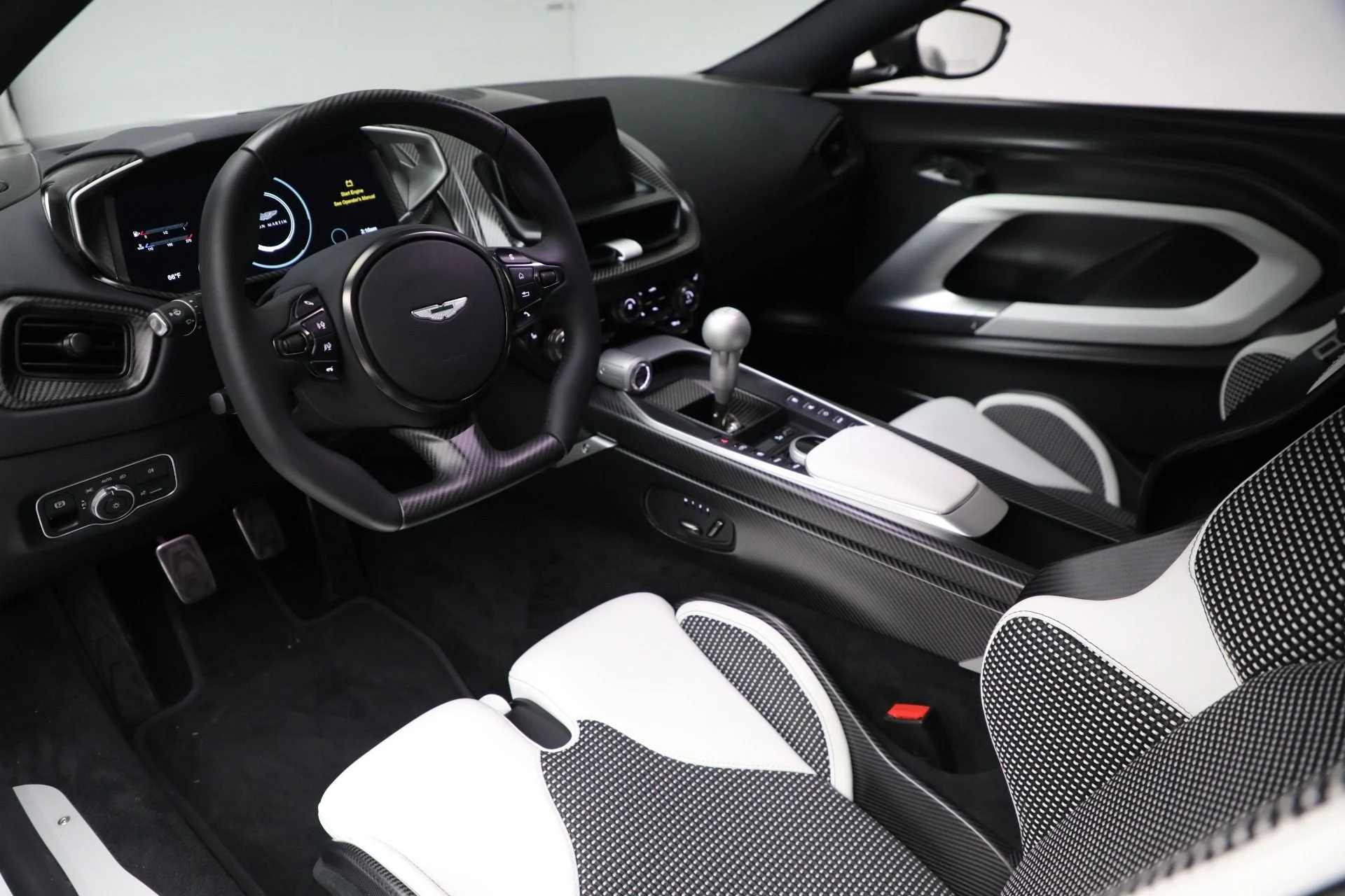 mph012_341223529_New_2024_Aston_Martin_Valour_221de3fab0