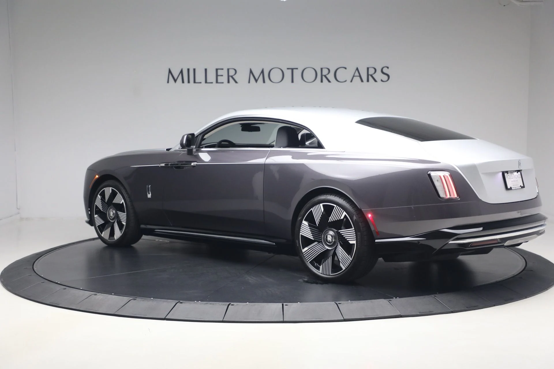 mph012_342635883_Used_2024_Rolls_Royce_Spectre_a03d8ae157