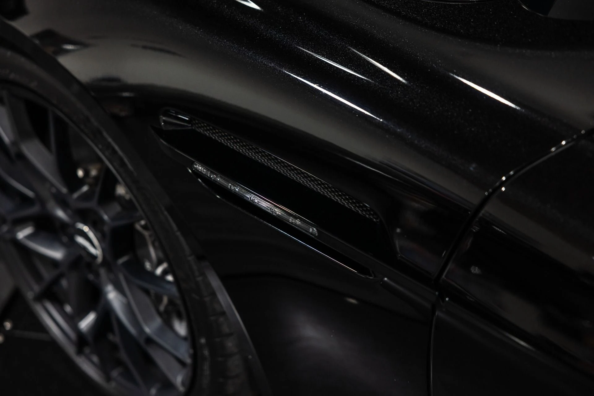 mph012_3429546014_Used_2019_Aston_Martin_Rapide_AMR_257000_MSRP_1764127123_1c382de358