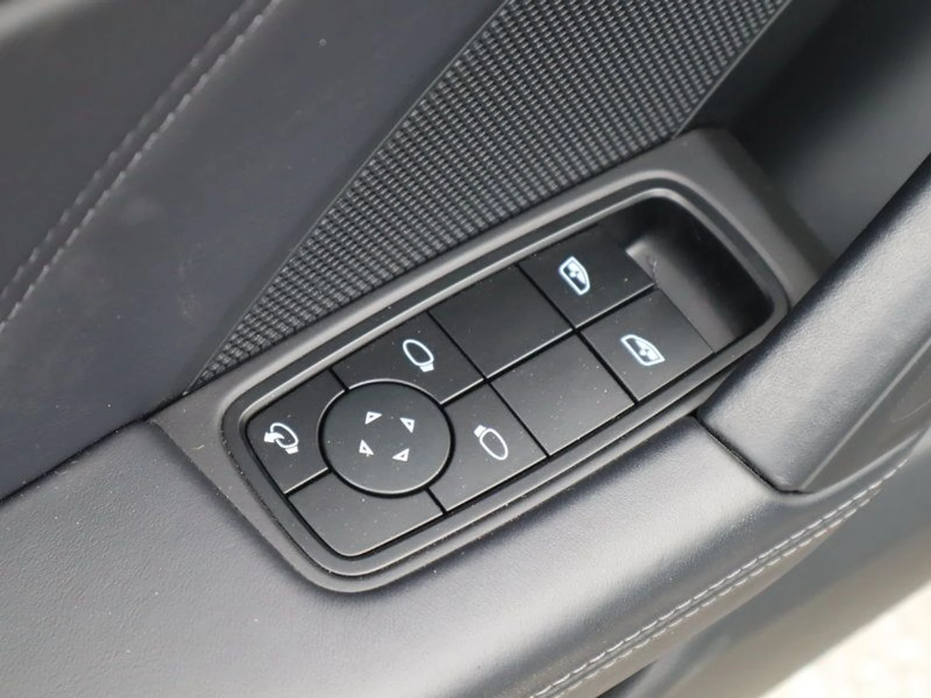 mph012_3432192001_37793997_09340_661170f6857826adf315e9e35549ae93_09dbb8fd35