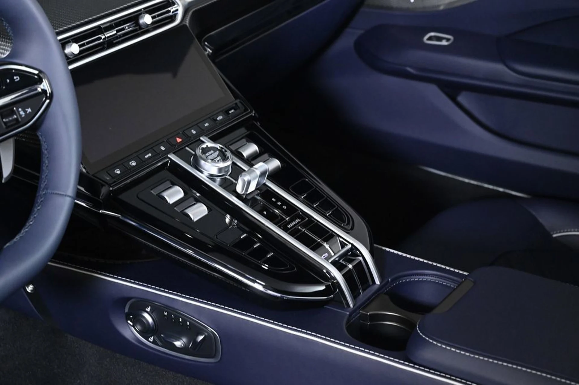 mph012_3432891830_new_2026_aston_martin_vantage_sroadster_11350_23022148_13_1024_f86f055da6