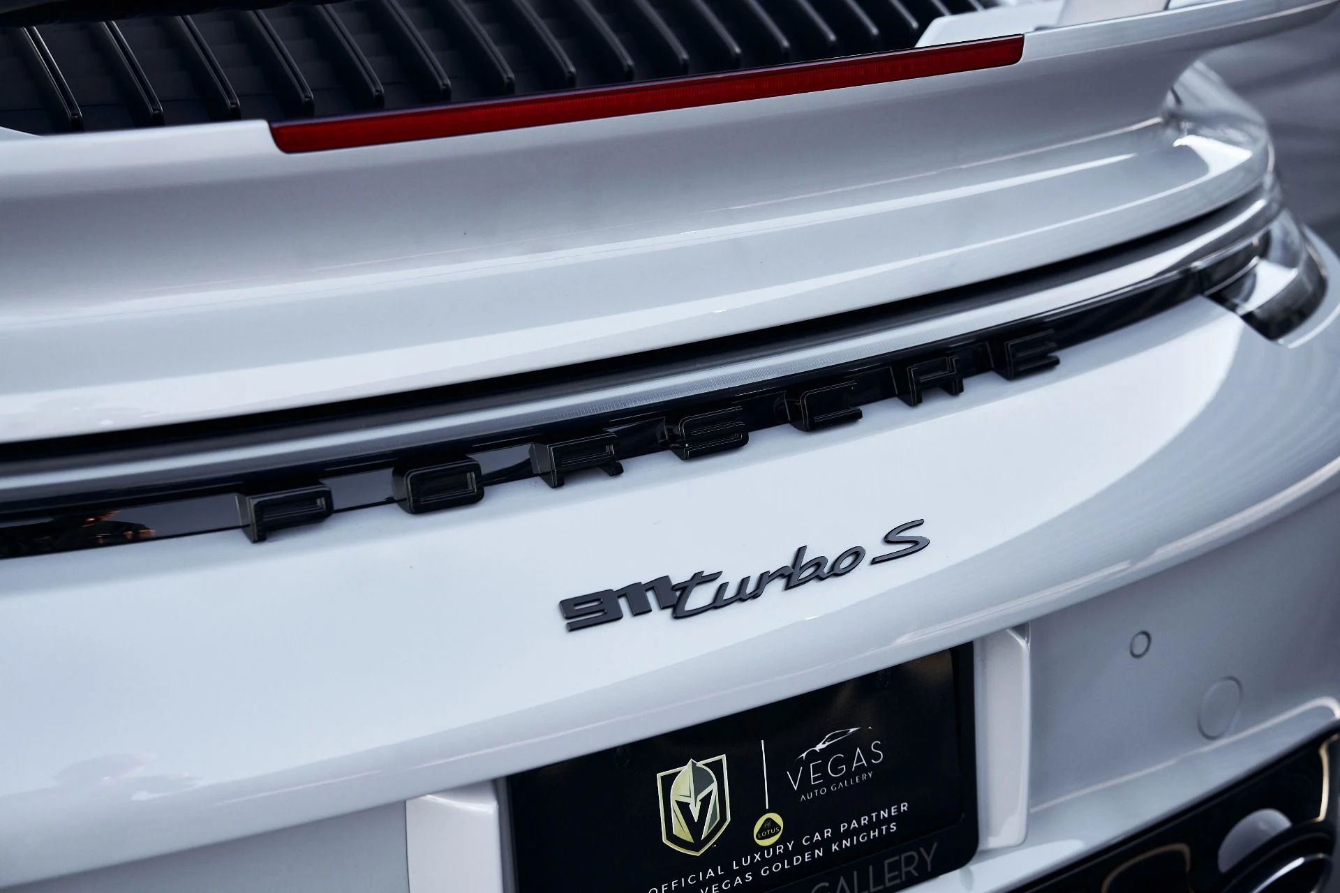 mph012_3435903395_Used_2025_Porsche_911_Turbo_1761097457_e93856a246