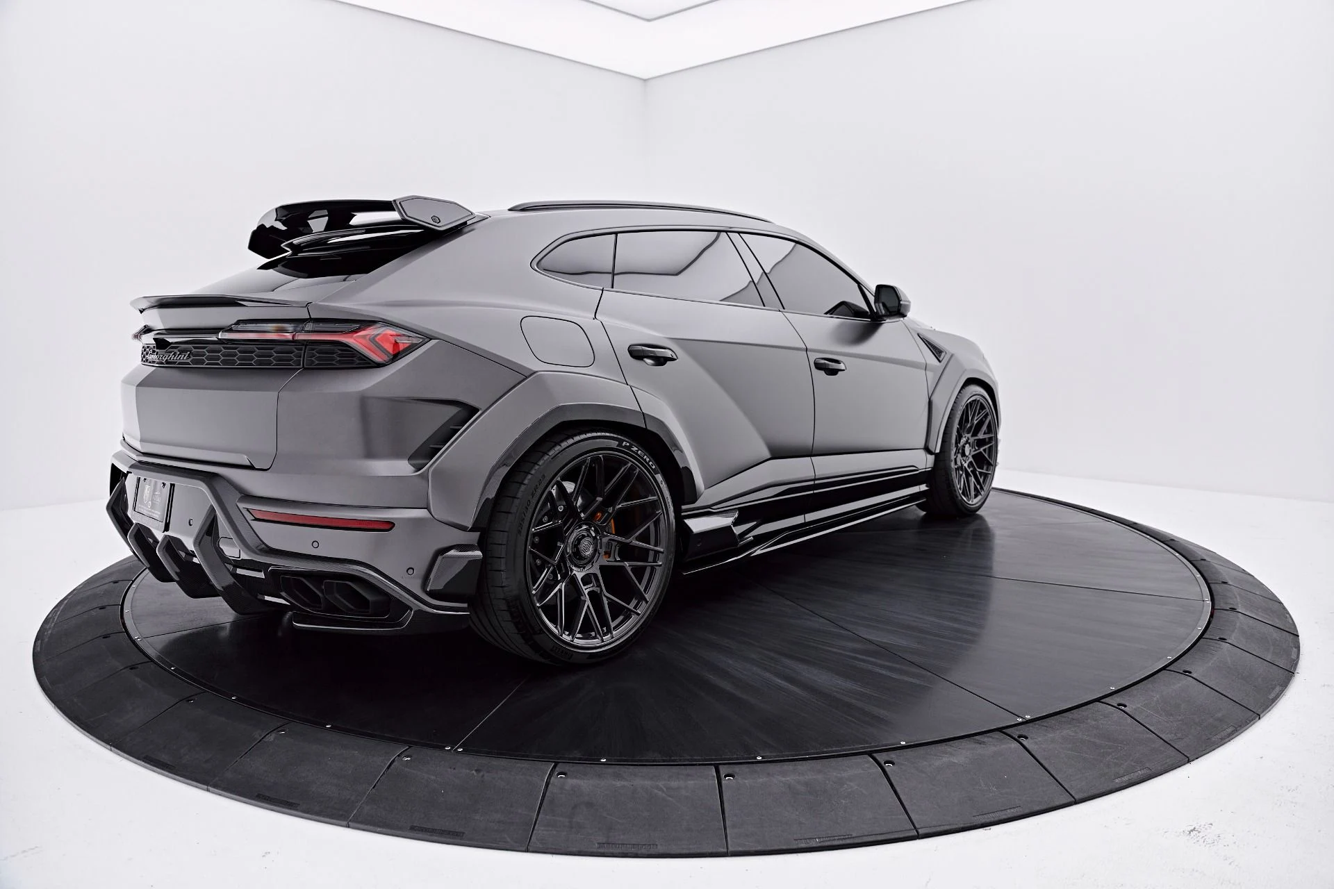 mph012_3438590353_Used_2025_Lamborghini_Urus_SE_1788282646_c064dbbd63