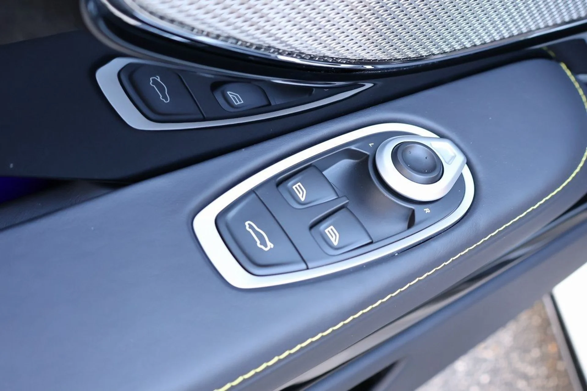 mph012_3441081710_13_e381052d08