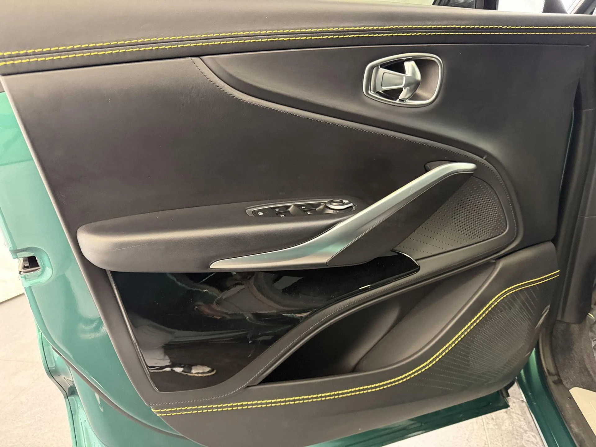 mph012_3445469341_56d715f10576babddb81c37d4f7c9f01x_48d82d4baa