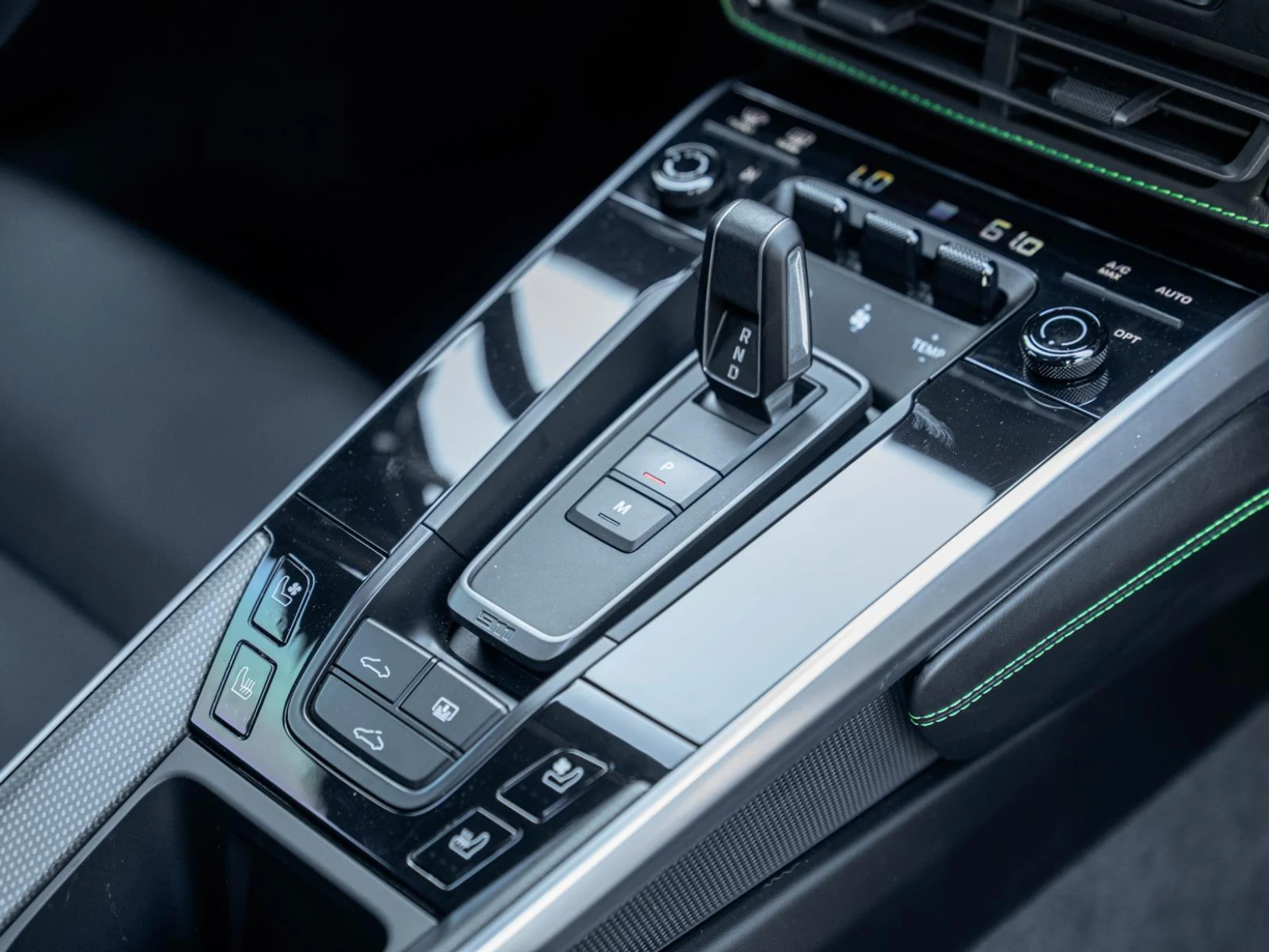 mph012_345632648_Used_2021_Porsche_911_Turbo_S_1769250102_d4832135e8